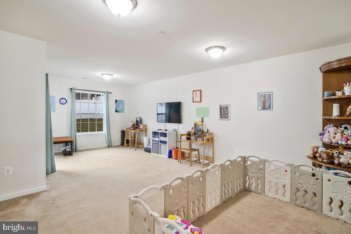 CARRIAGE HILLS TOWNHOUSE - Residential