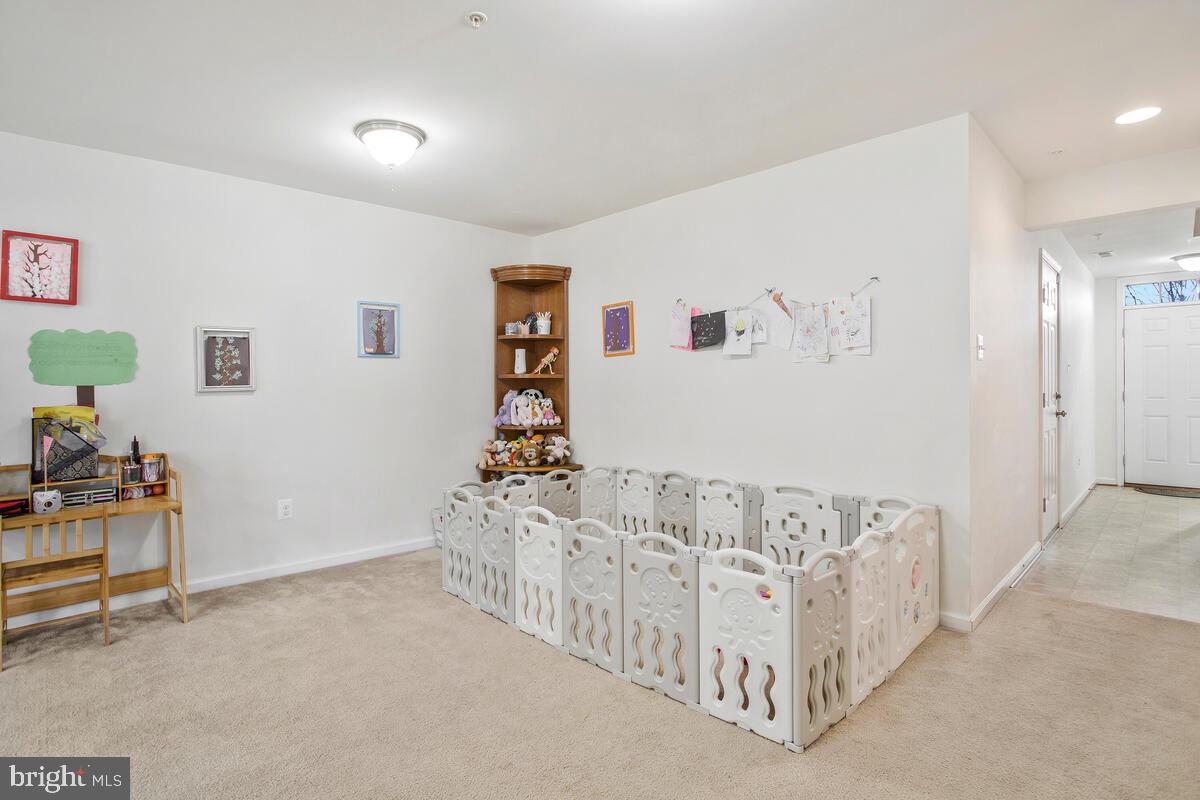 CARRIAGE HILLS TOWNHOUSE - Residential