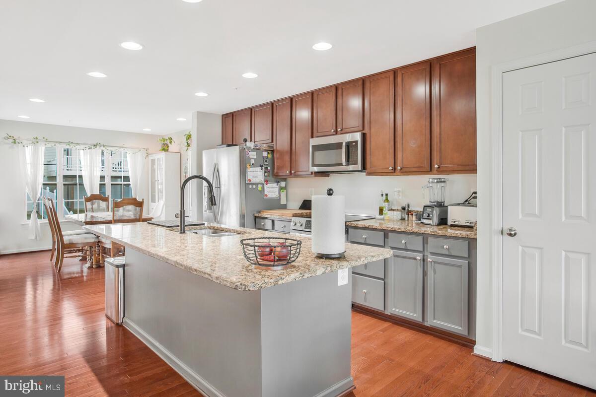 CARRIAGE HILLS TOWNHOUSE - Residential