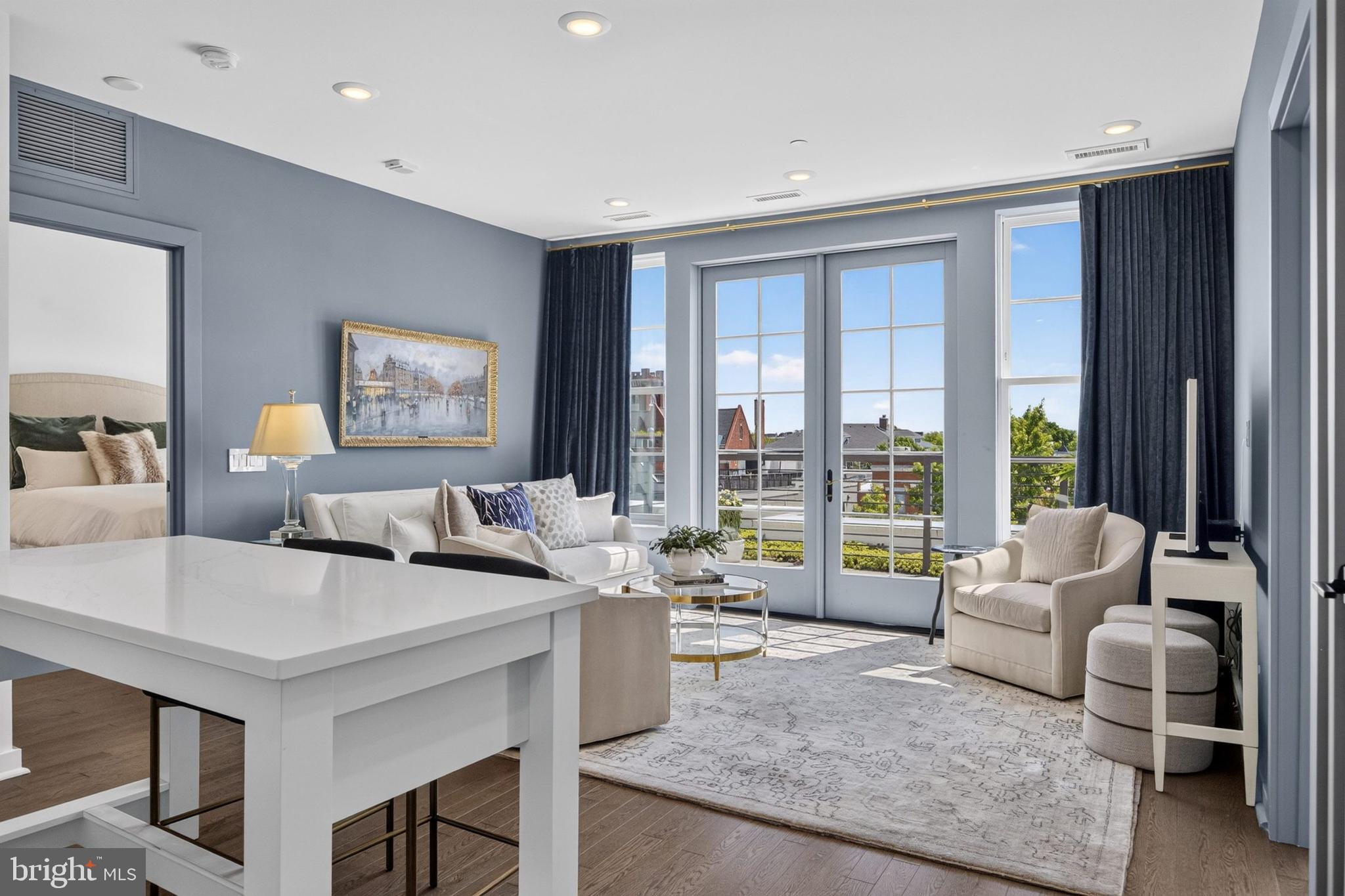 300 8TH STREET NE PH502