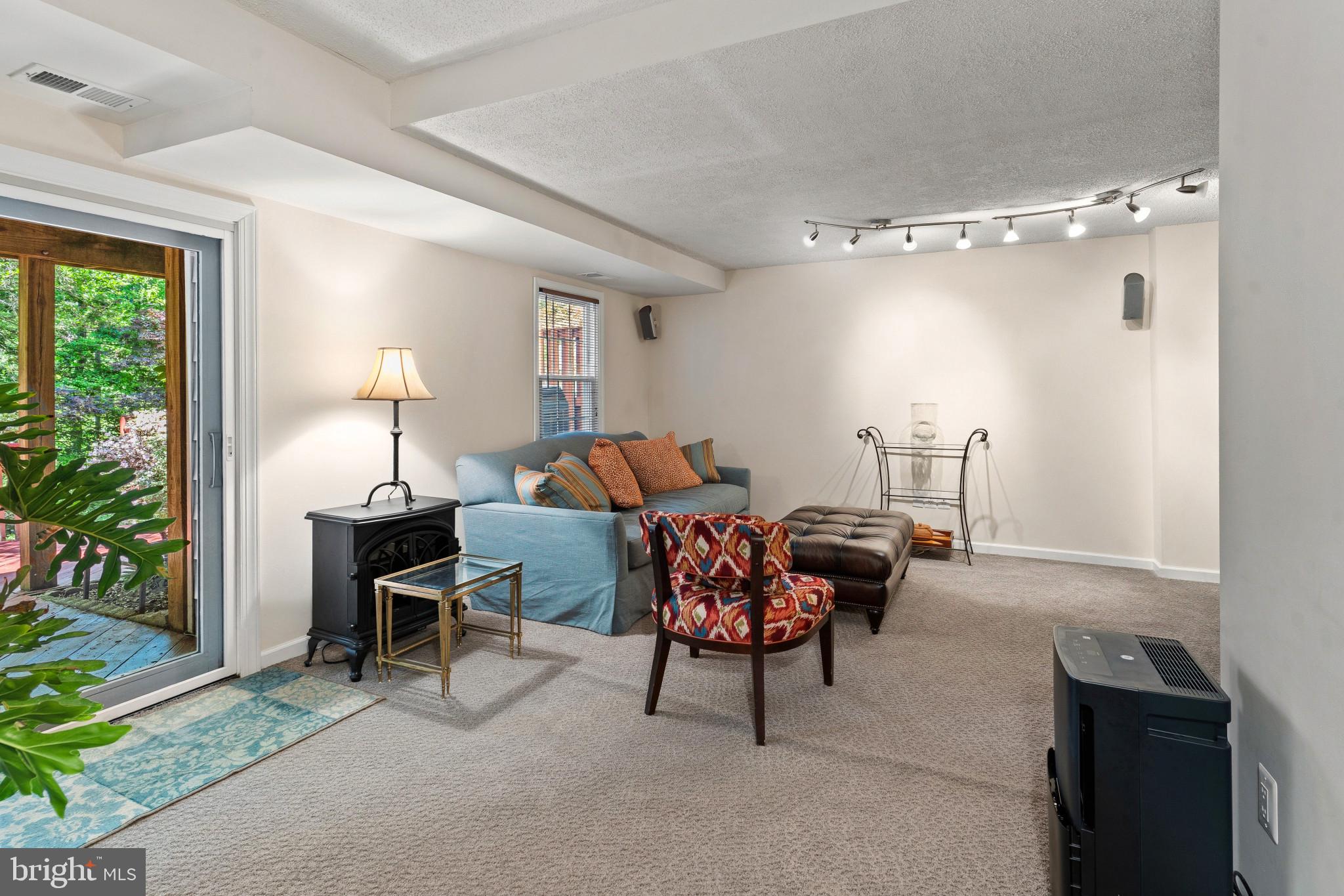 CROFTON COMMONS - Residential