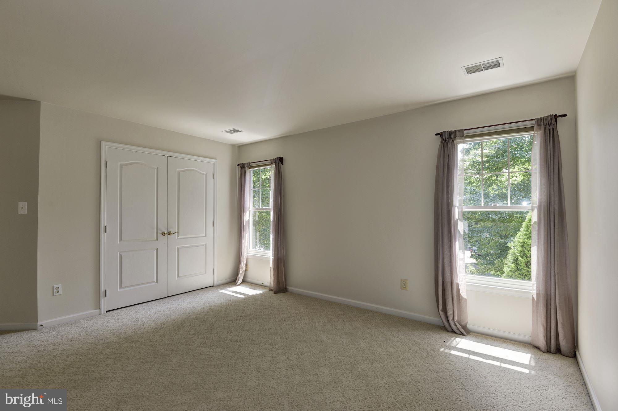 EDGEMOORE - Residential Lease