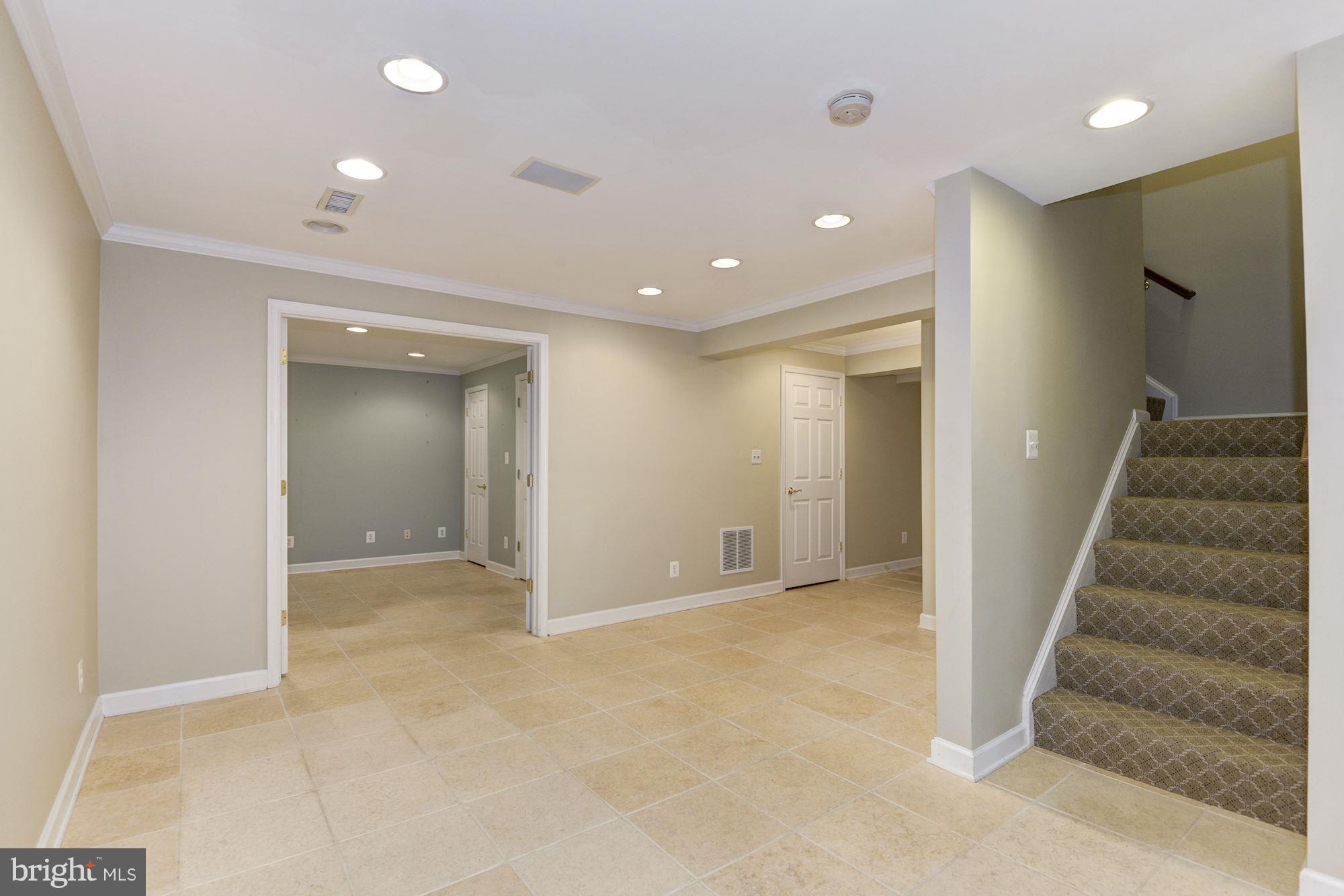 EDGEMOORE - Residential Lease