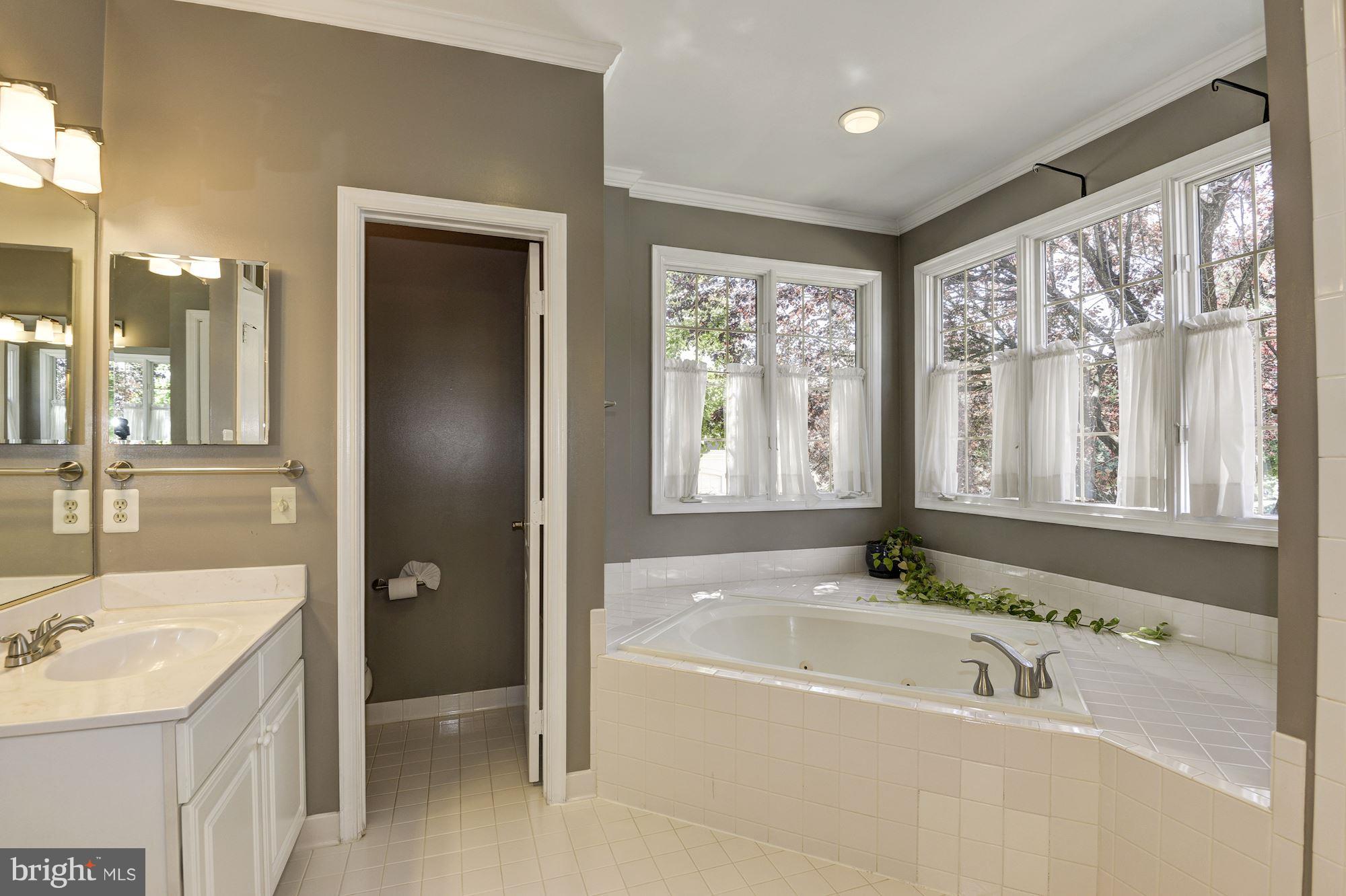 EDGEMOORE - Residential Lease