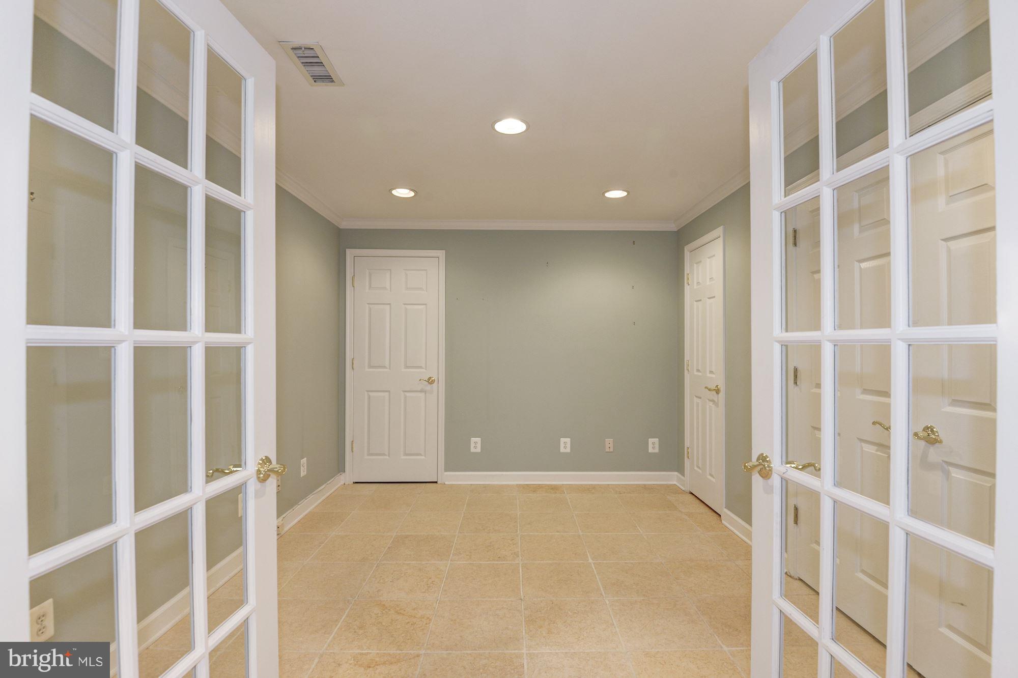 EDGEMOORE - Residential Lease