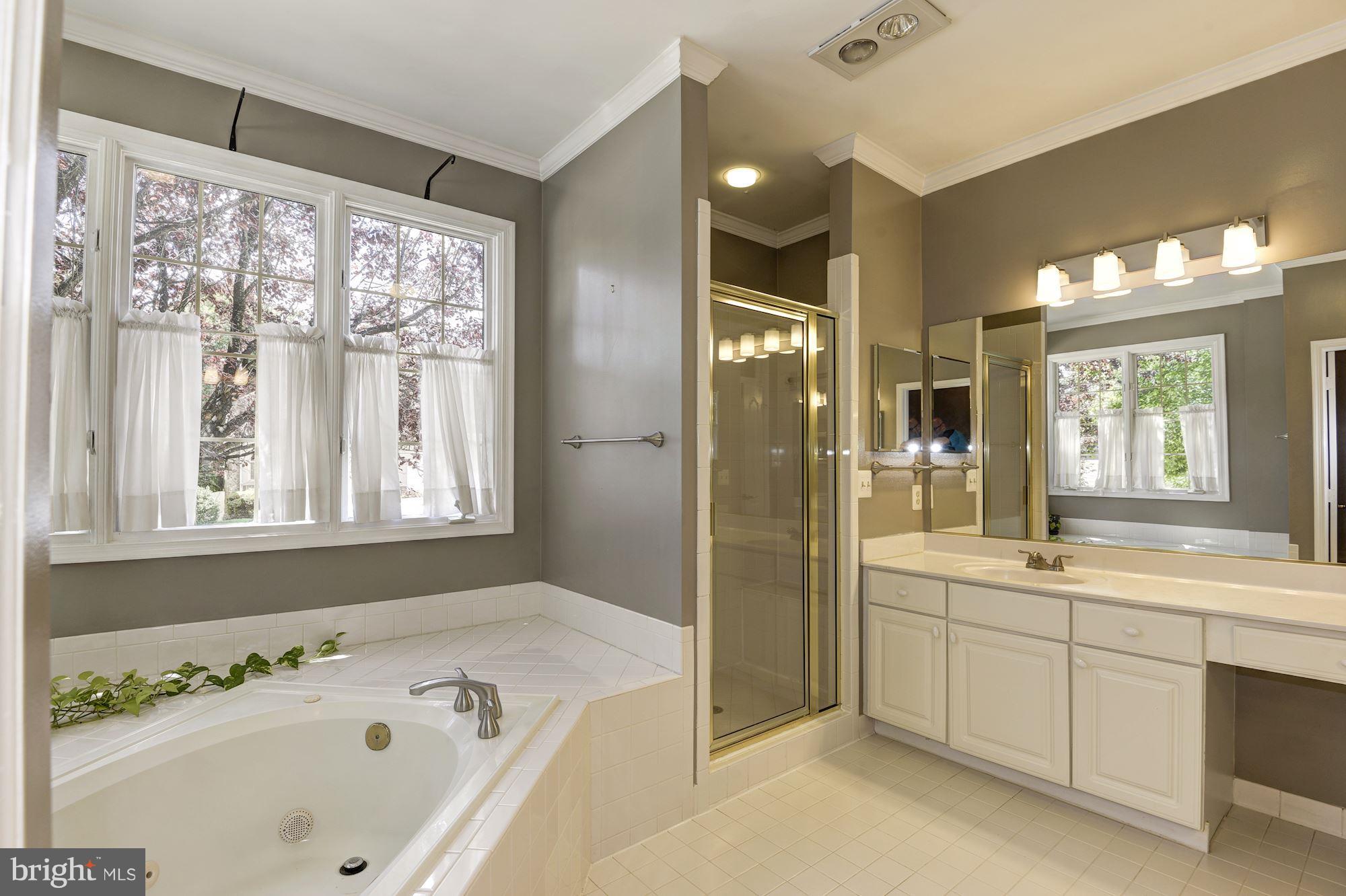 EDGEMOORE - Residential Lease