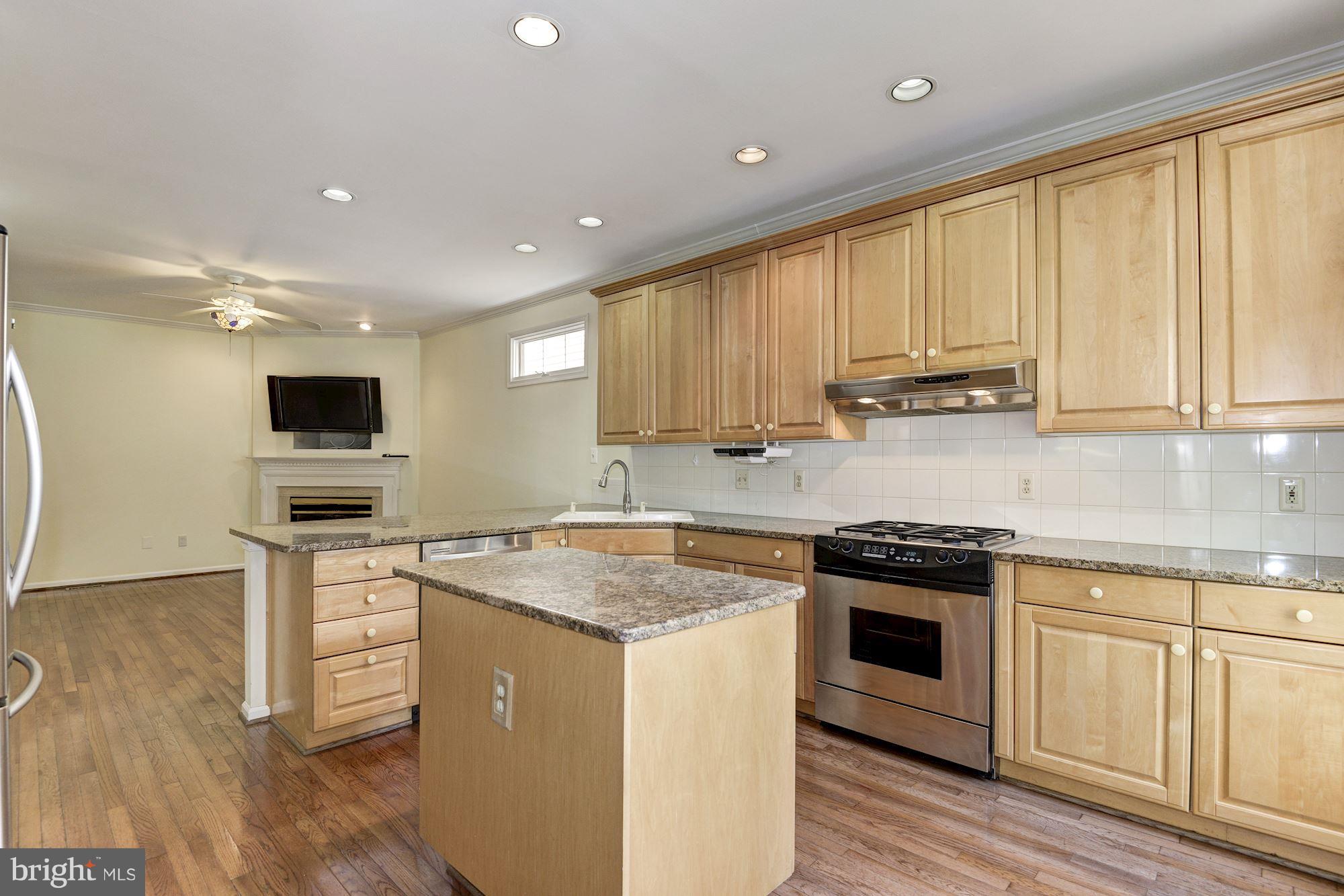 EDGEMOORE - Residential Lease