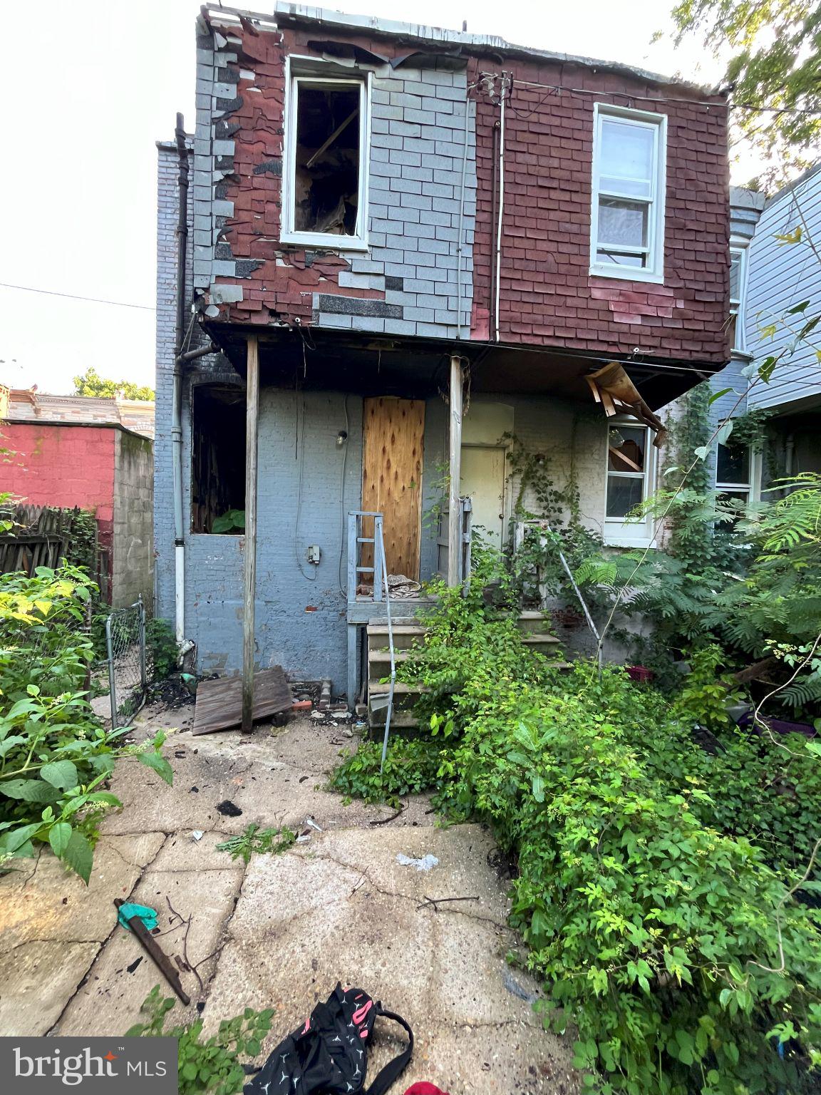 2537 BOYD STREET