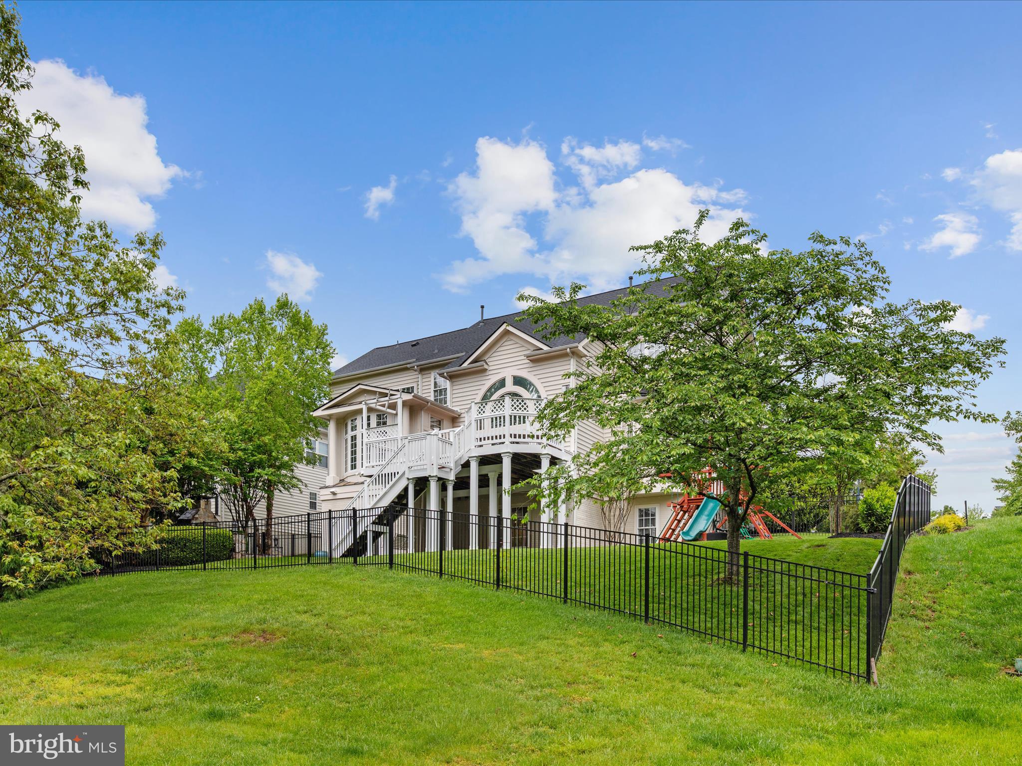 RIVER CREEK - Residential