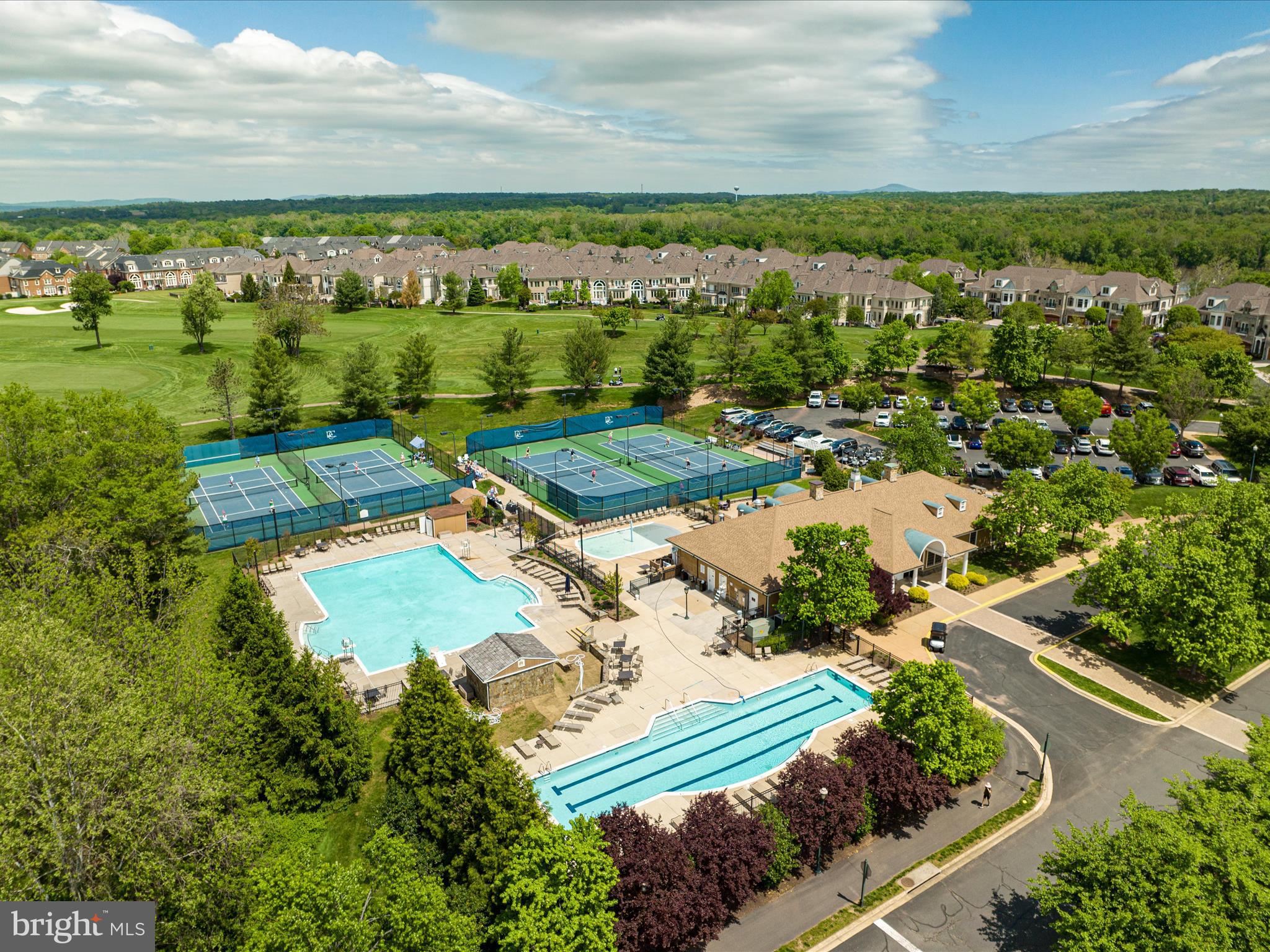 RIVER CREEK - Residential