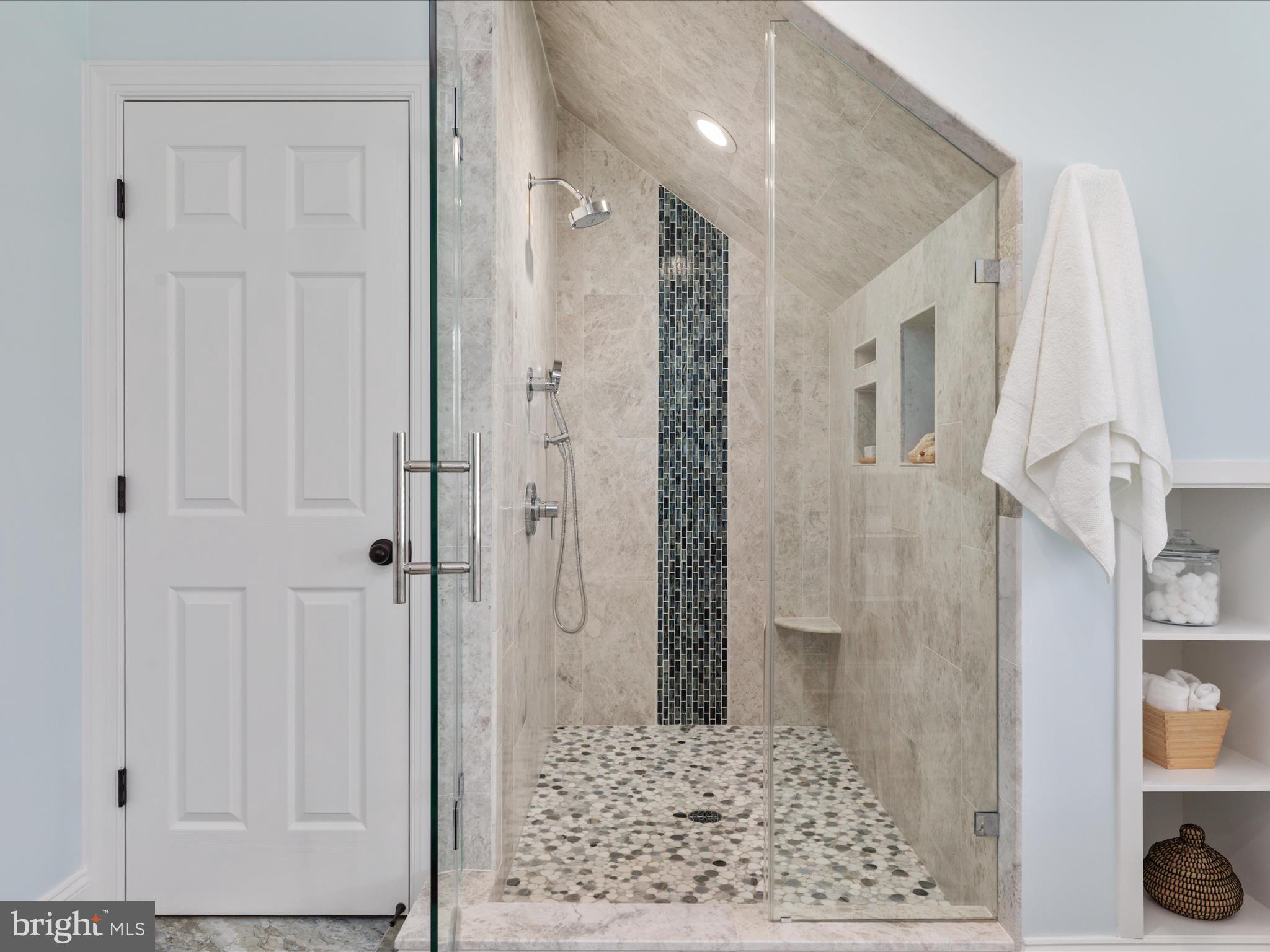 RIVER CREEK - Residential