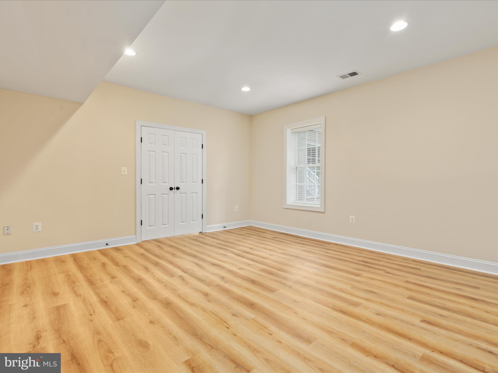 RIVER CREEK - Residential