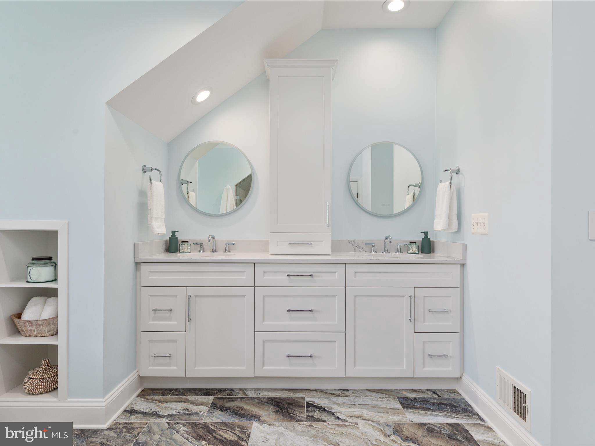 RIVER CREEK - Residential