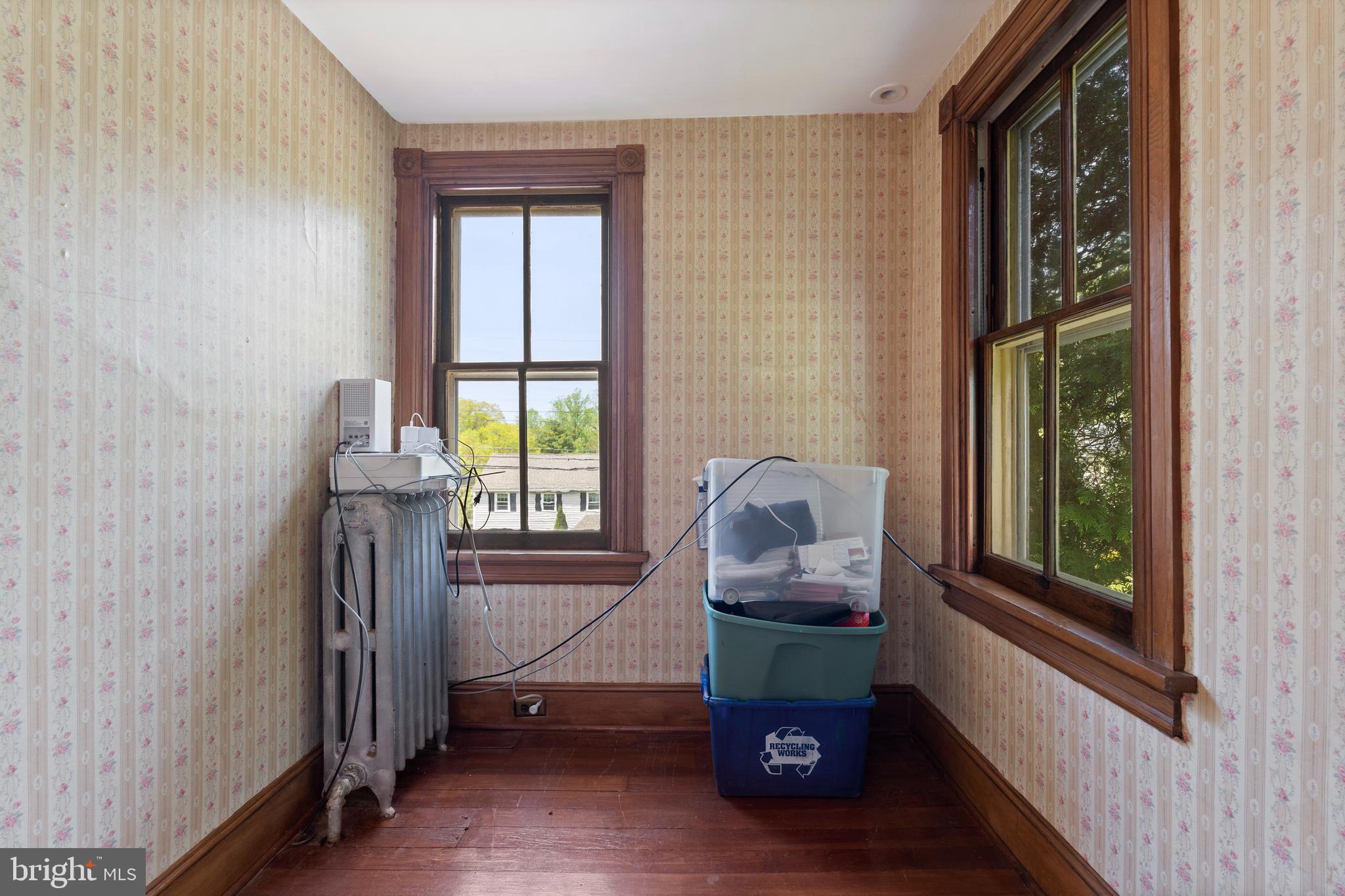 MIDDLETON PL - Residential