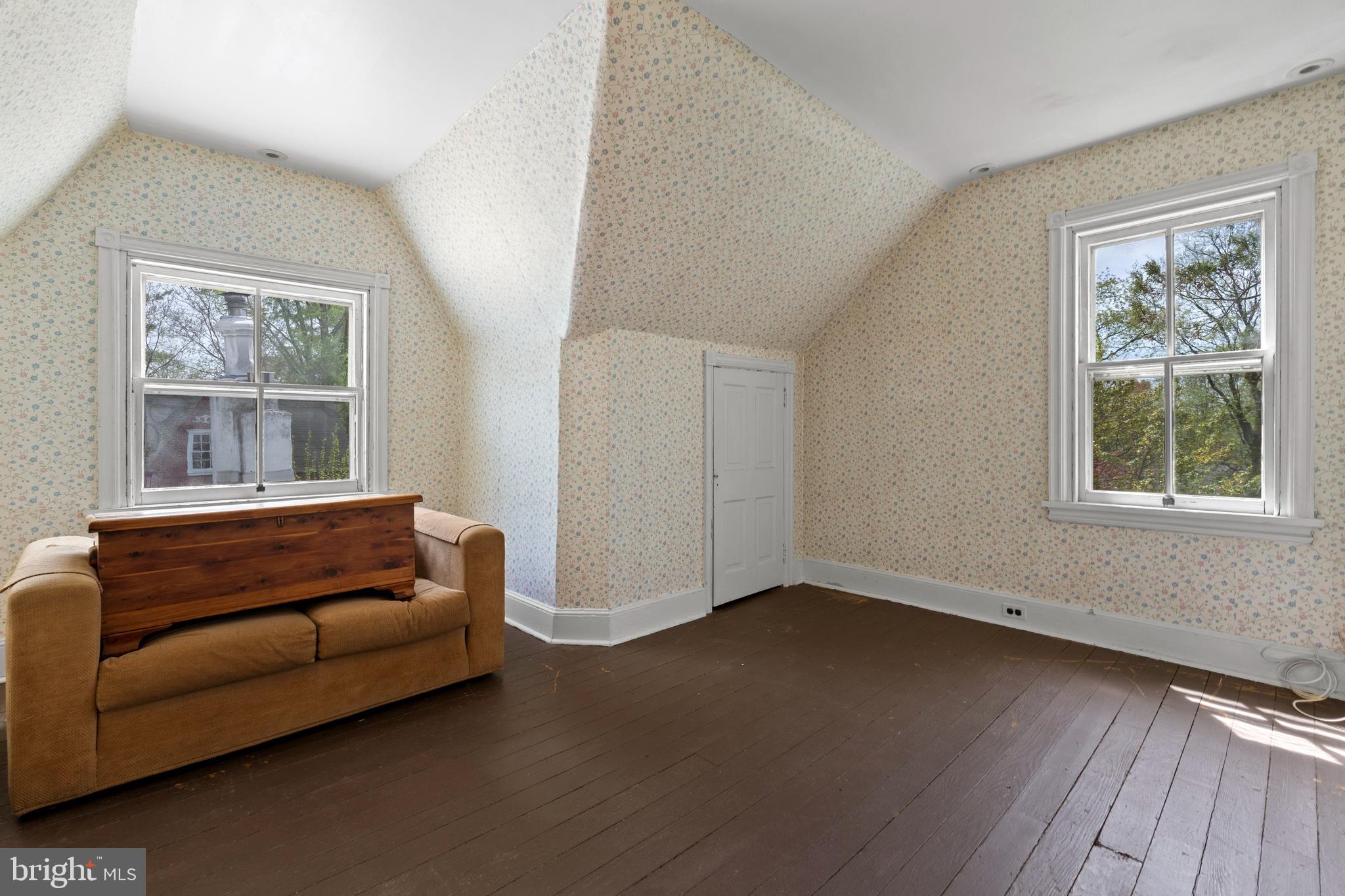 MIDDLETON PL - Residential