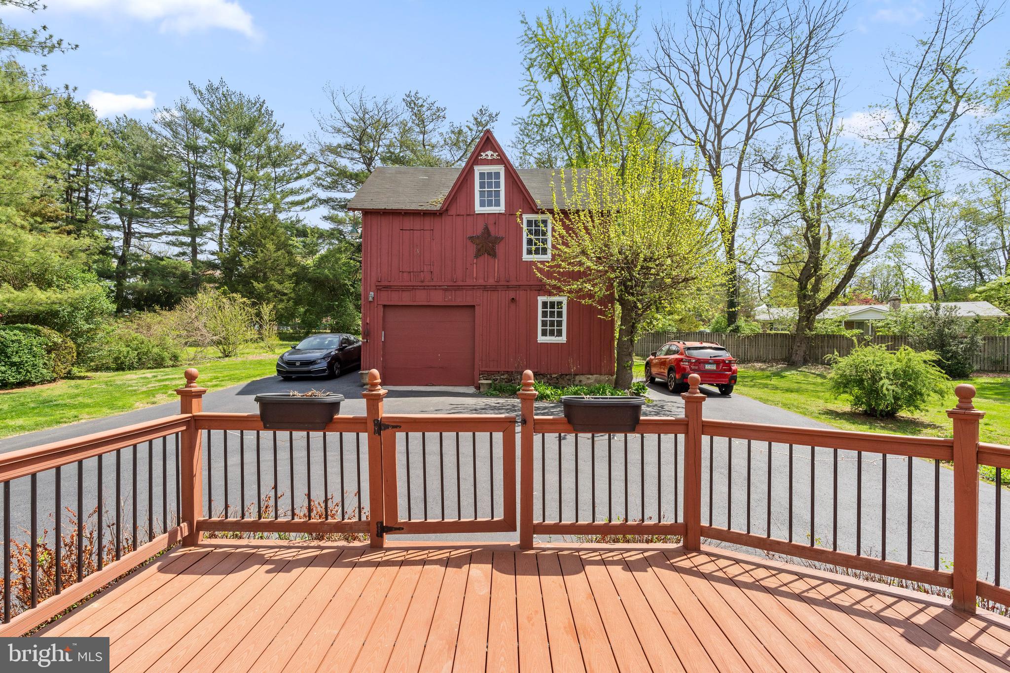 MIDDLETON PL - Residential