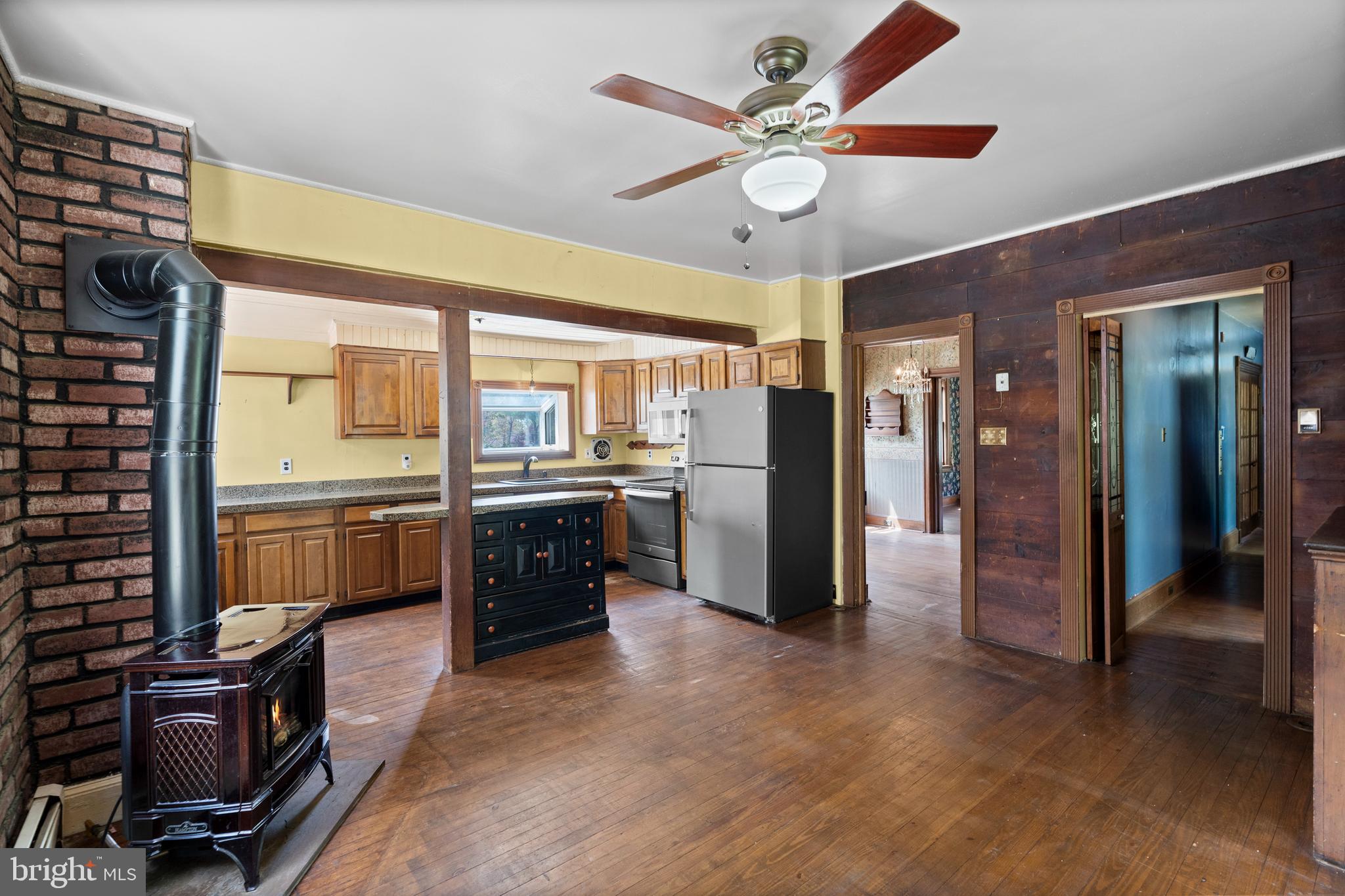 MIDDLETON PL - Residential