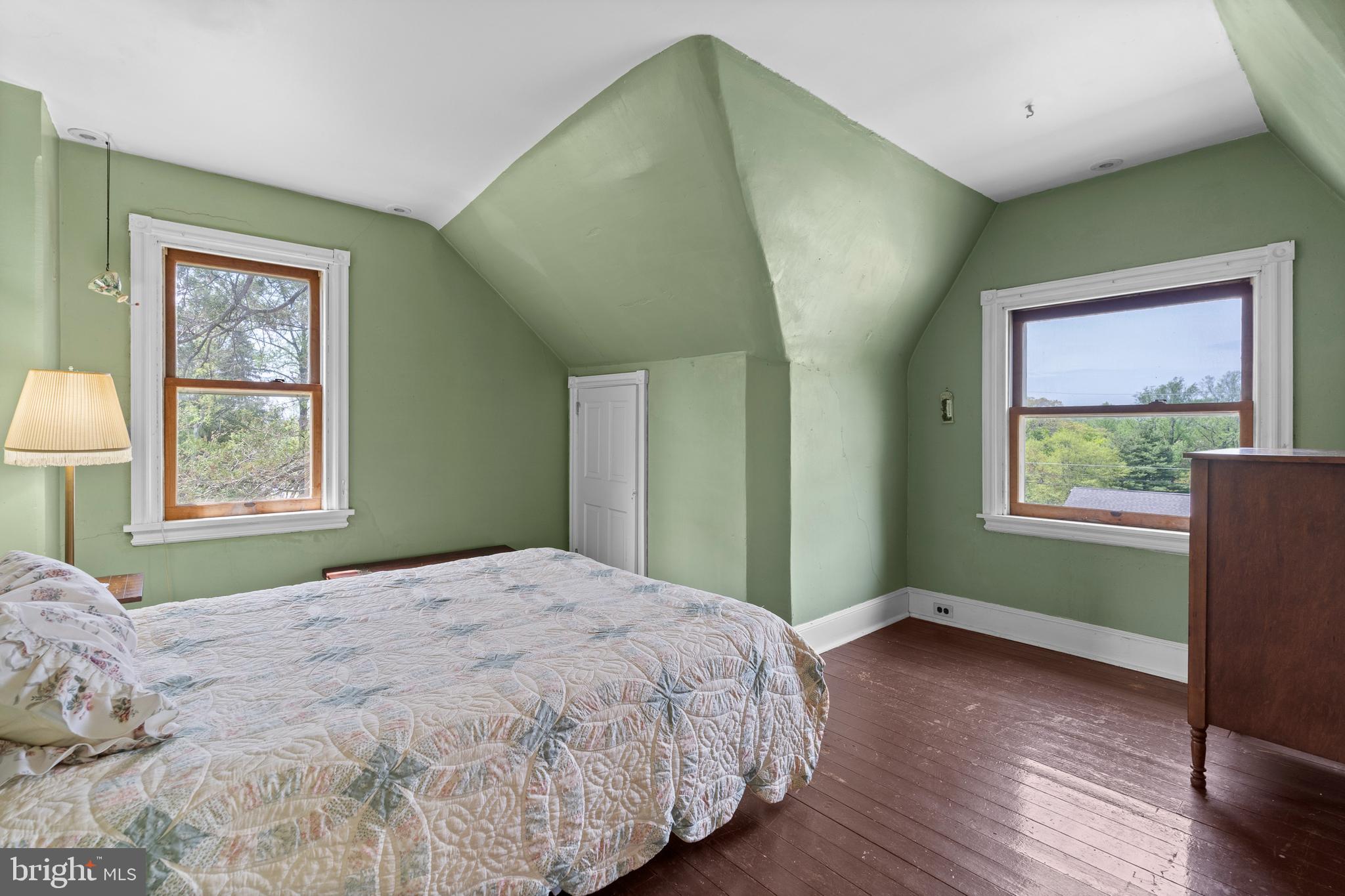 MIDDLETON PL - Residential