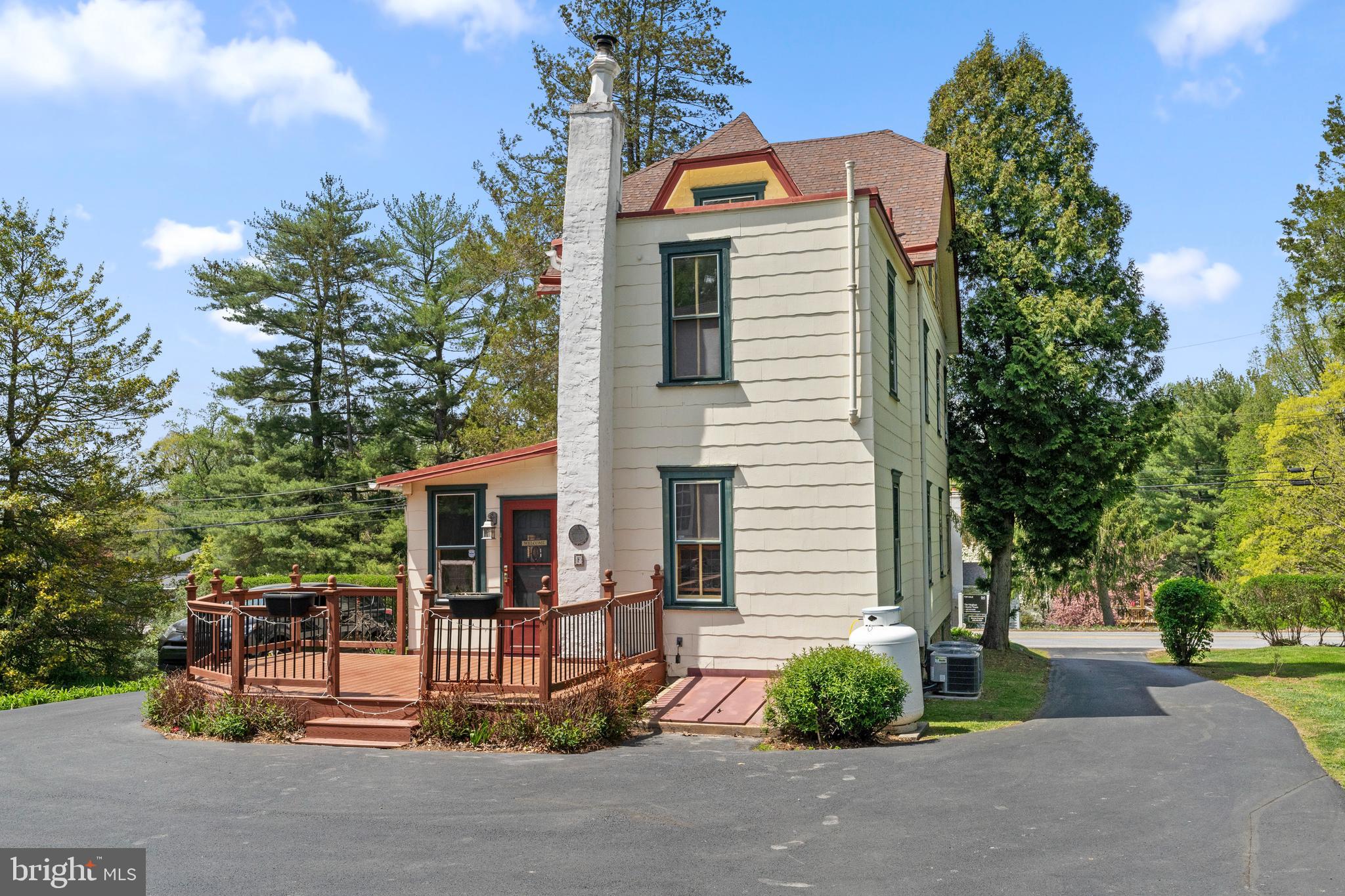 MIDDLETON PL - Residential