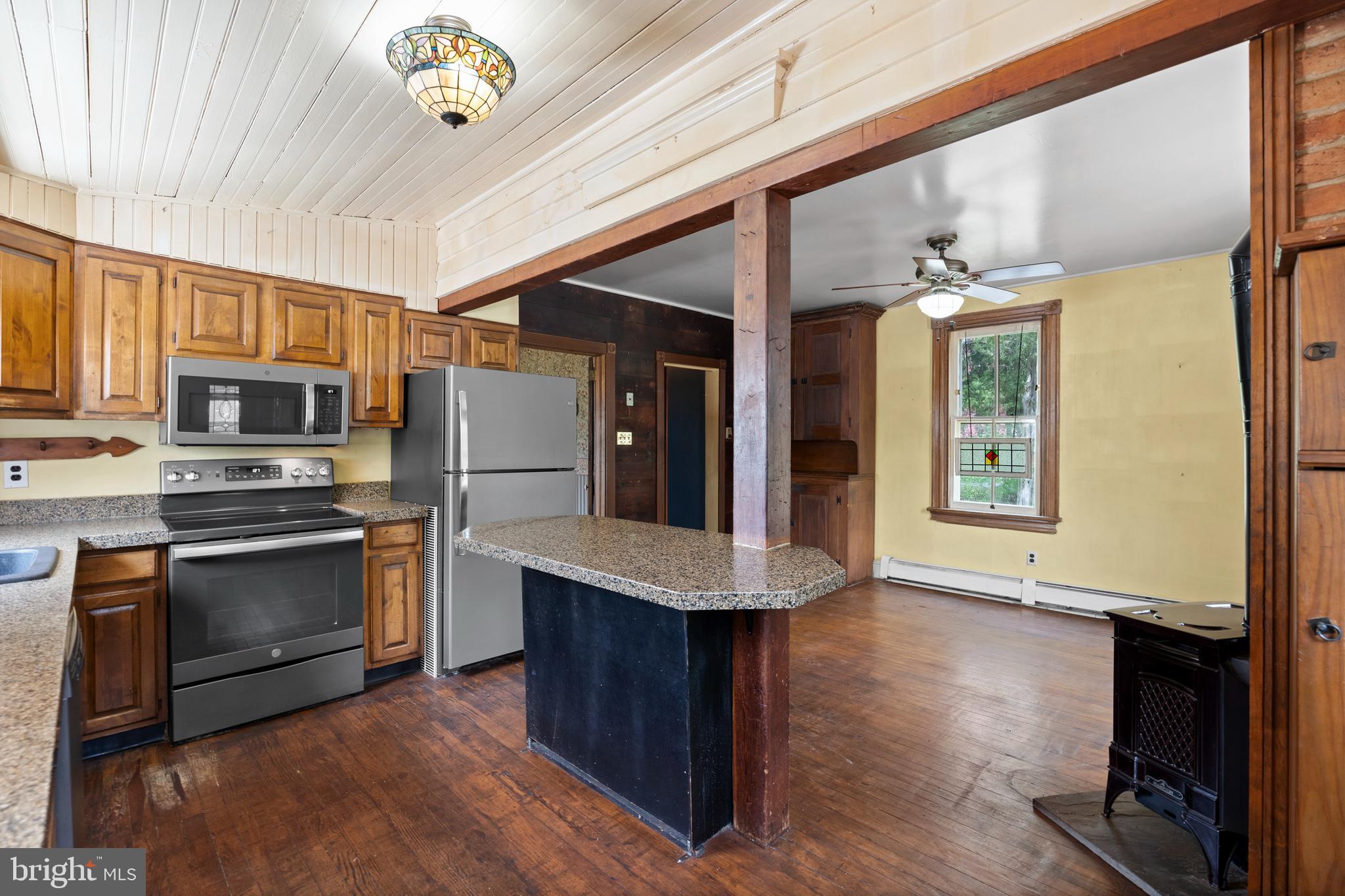 MIDDLETON PL - Residential