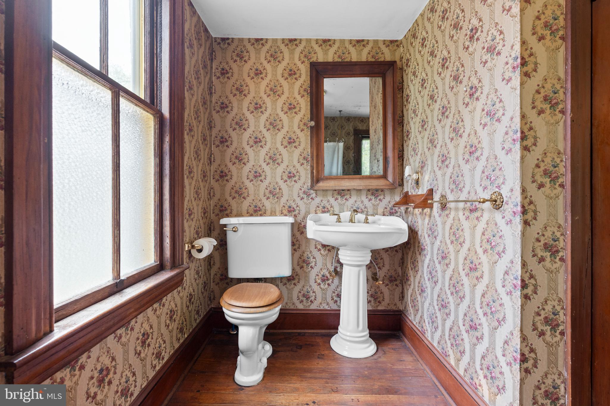 MIDDLETON PL - Residential