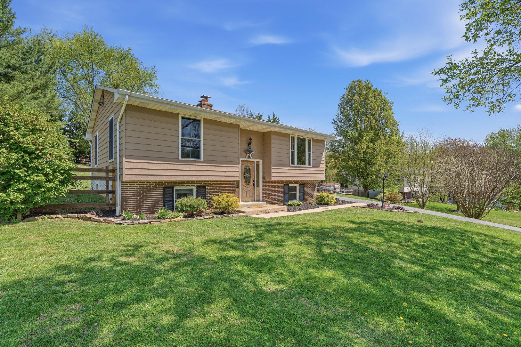 WINFIELD HEIGHTS - Residential