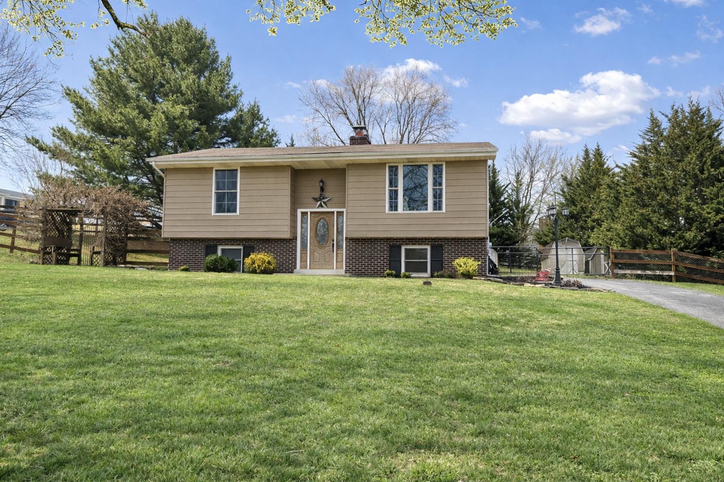 WINFIELD HEIGHTS - Residential