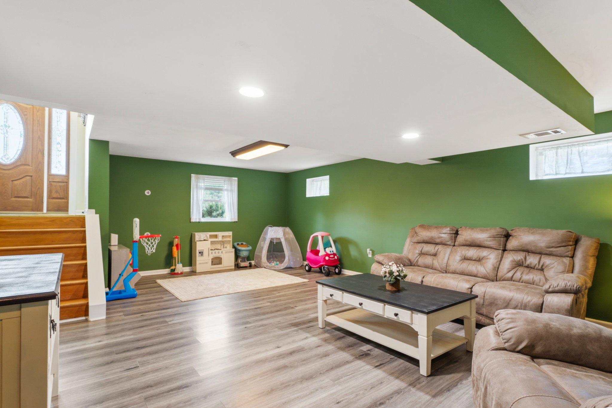 WINFIELD HEIGHTS - Residential