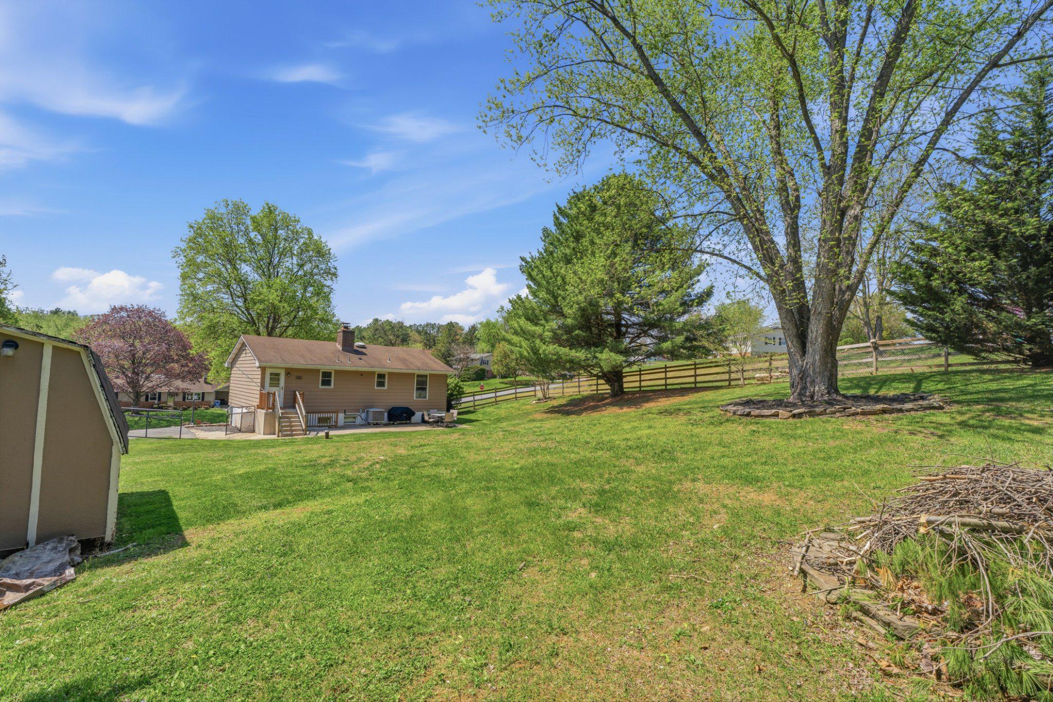 WINFIELD HEIGHTS - Residential