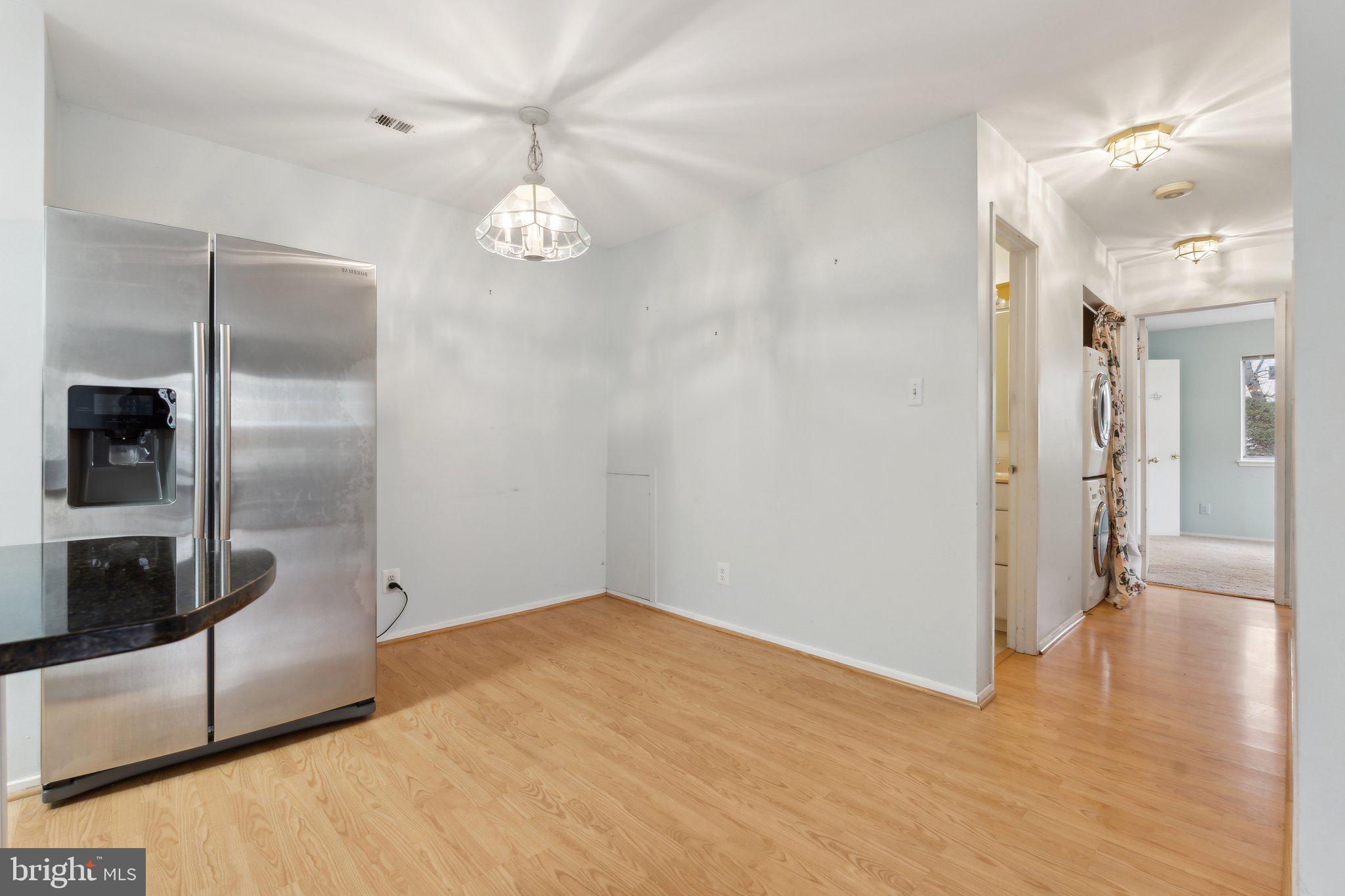 FARMINGDALE - Residential