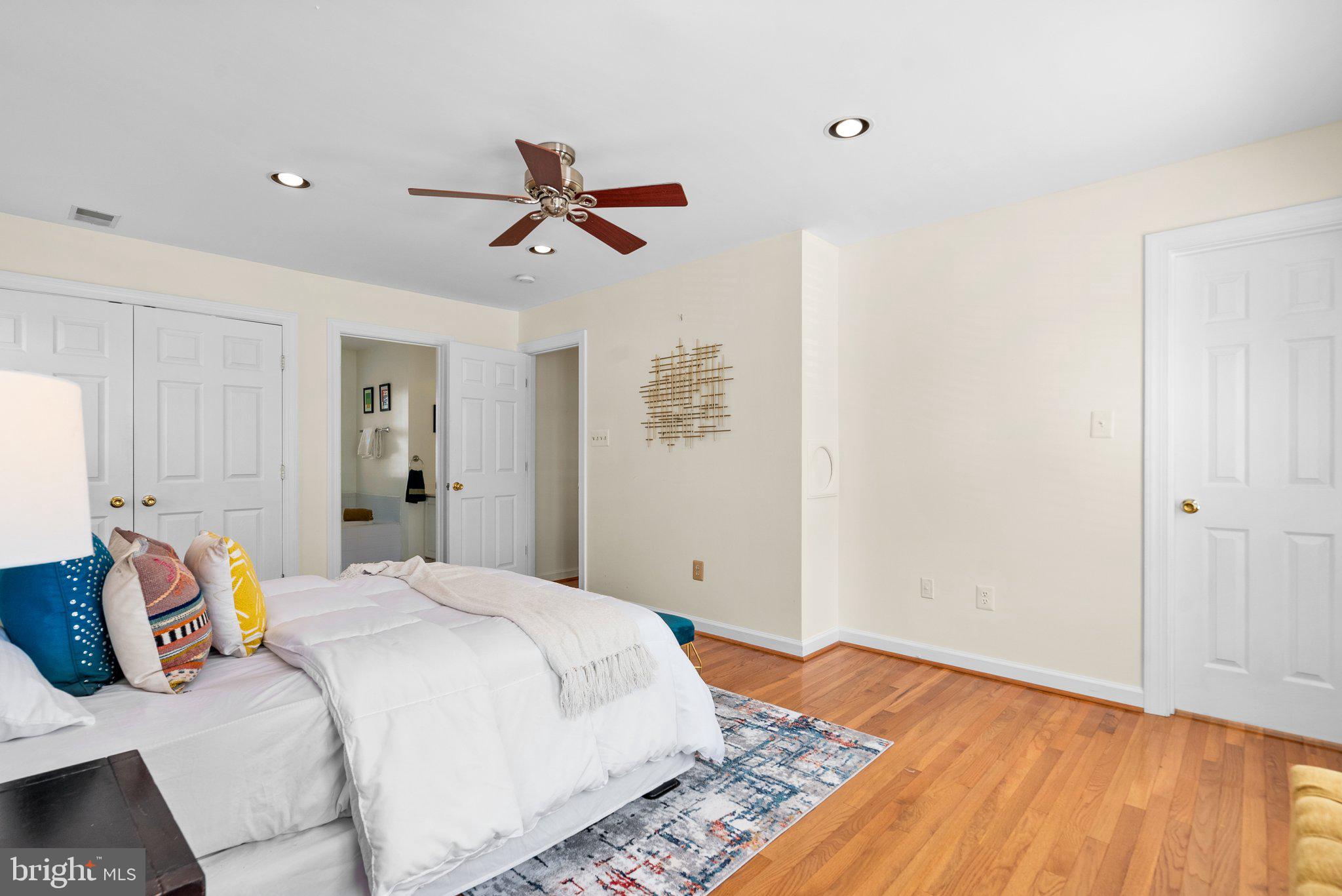 KENTLANDS - Residential