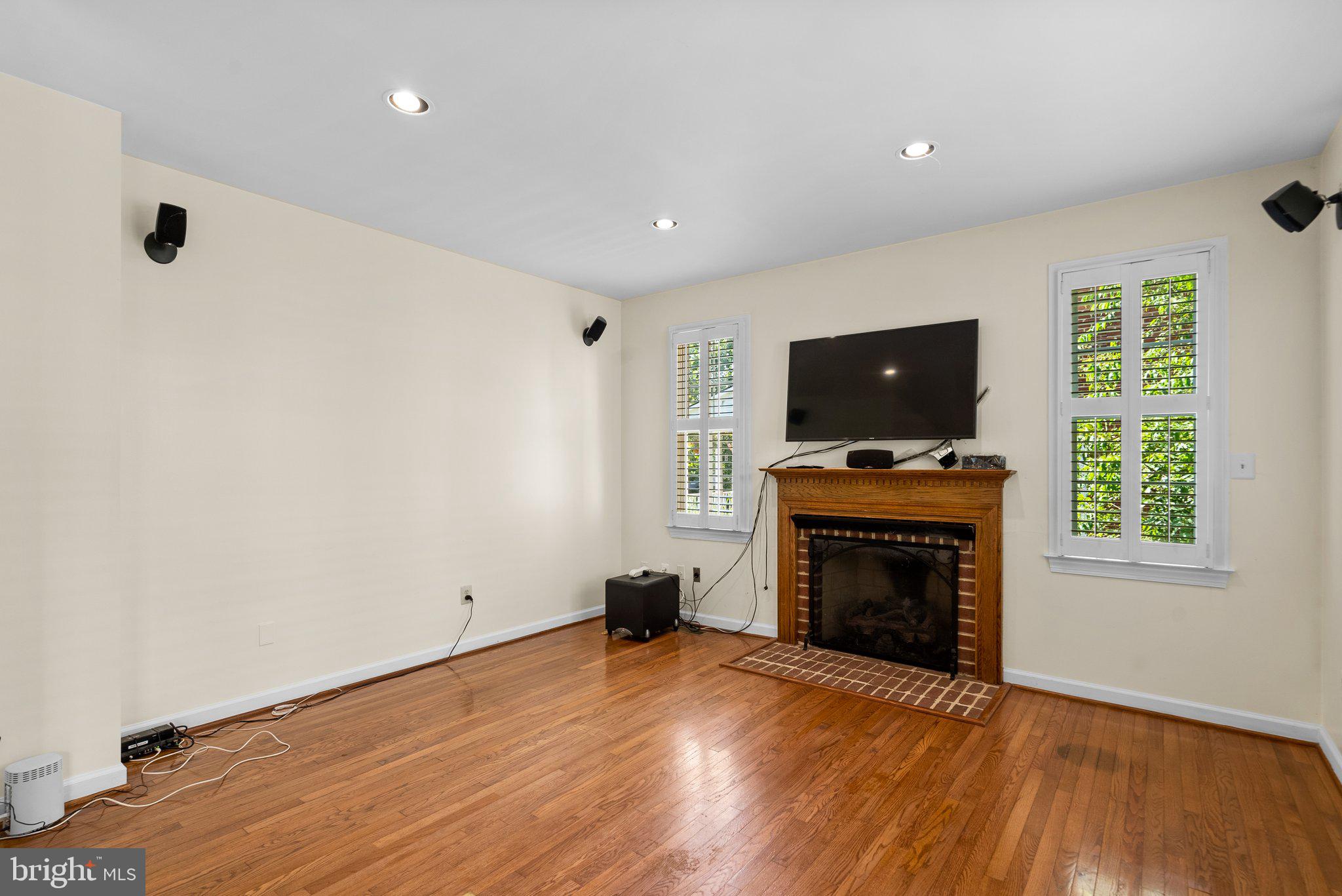 KENTLANDS - Residential