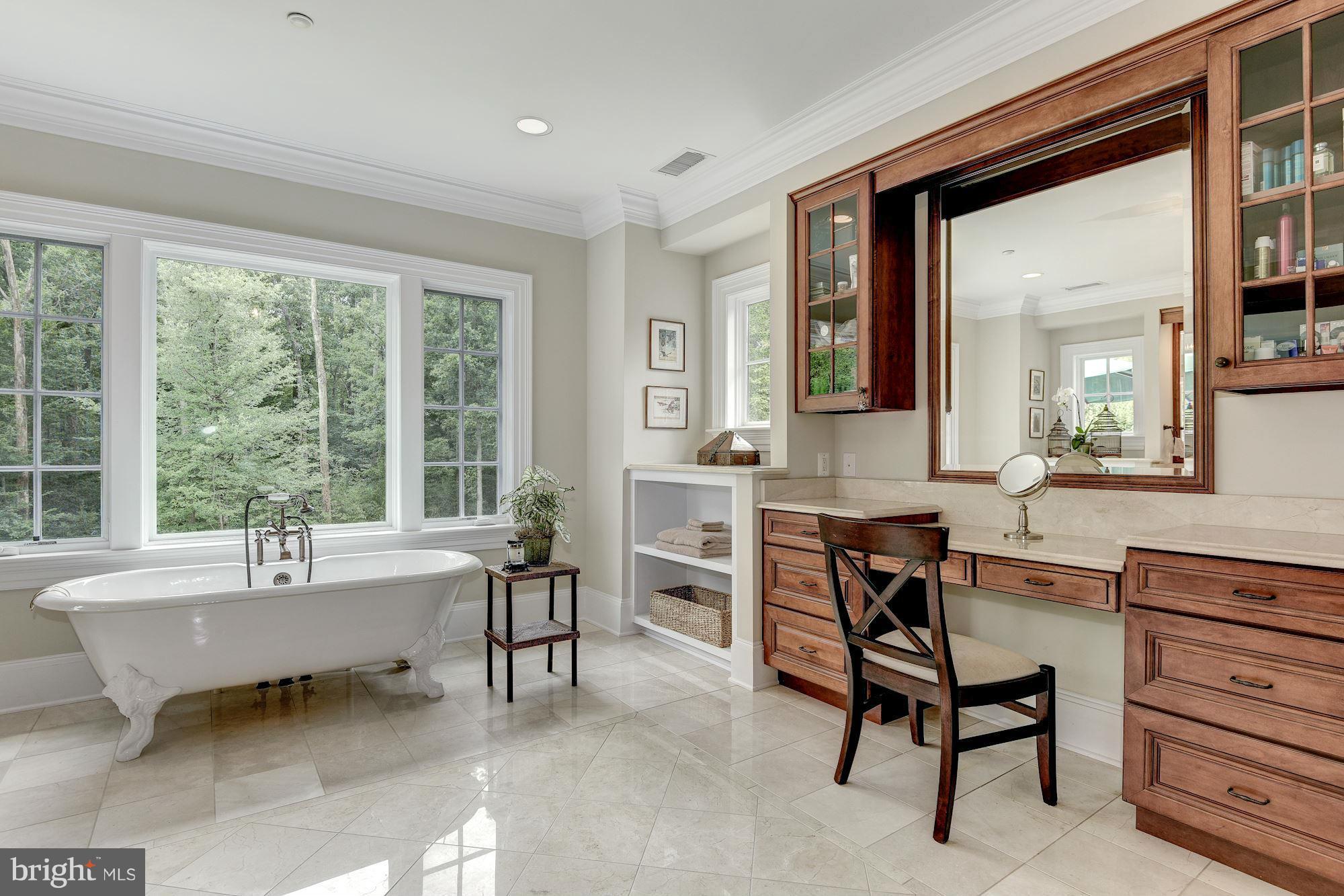 POTOMAC OUTSIDE - Residential