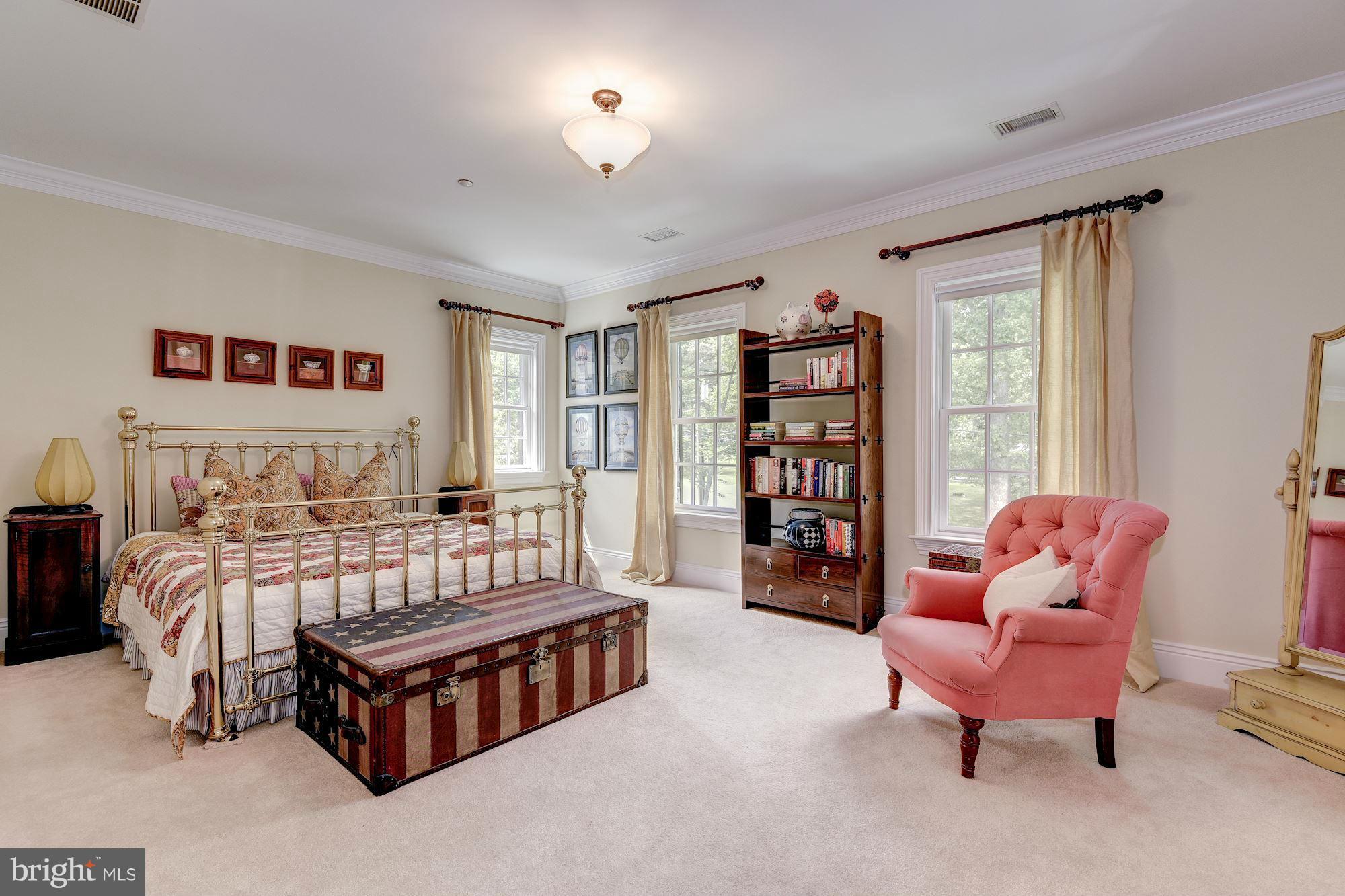 POTOMAC OUTSIDE - Residential