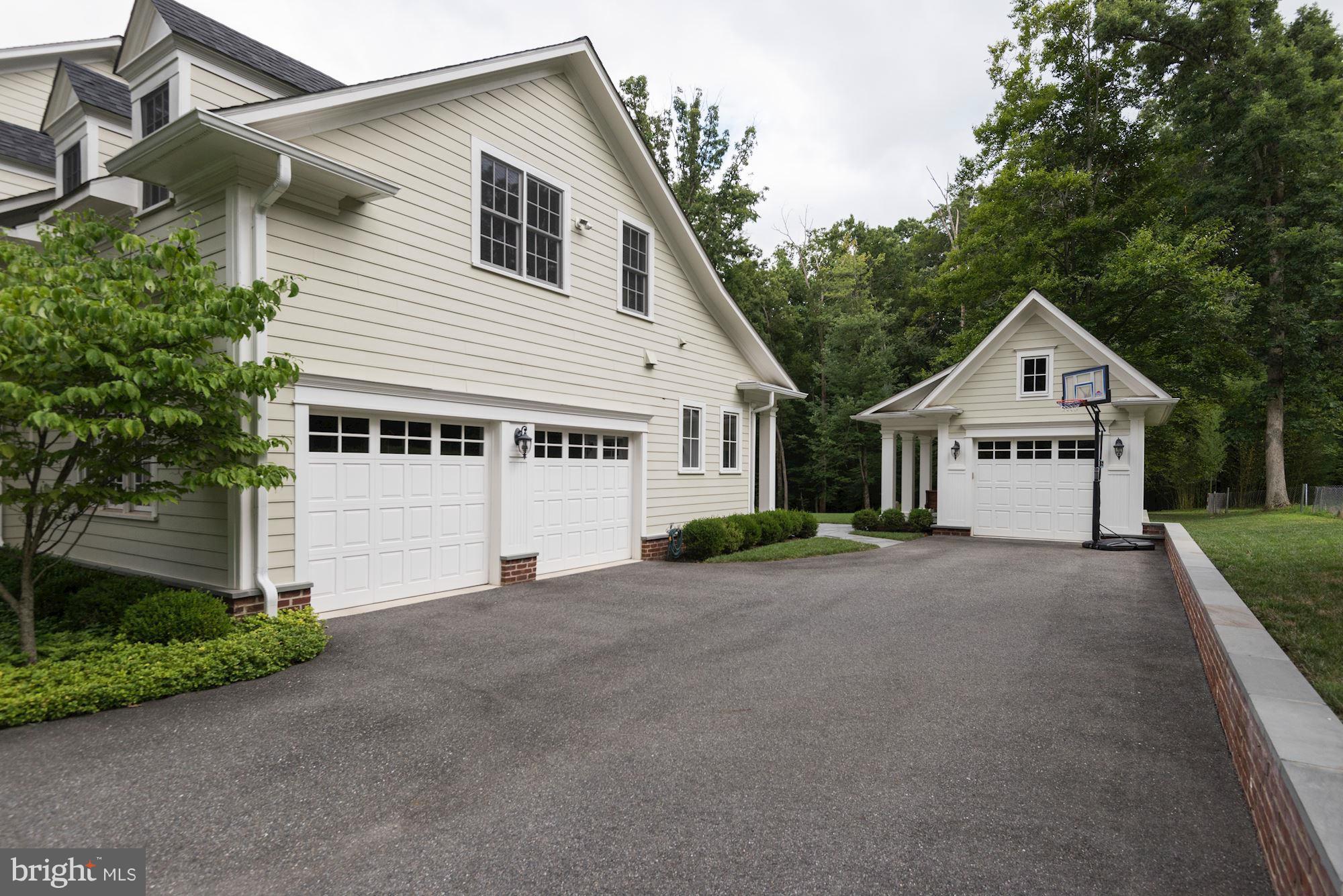 POTOMAC OUTSIDE - Residential