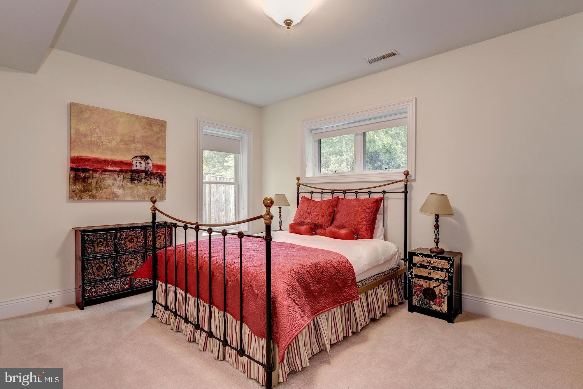 POTOMAC OUTSIDE - Residential