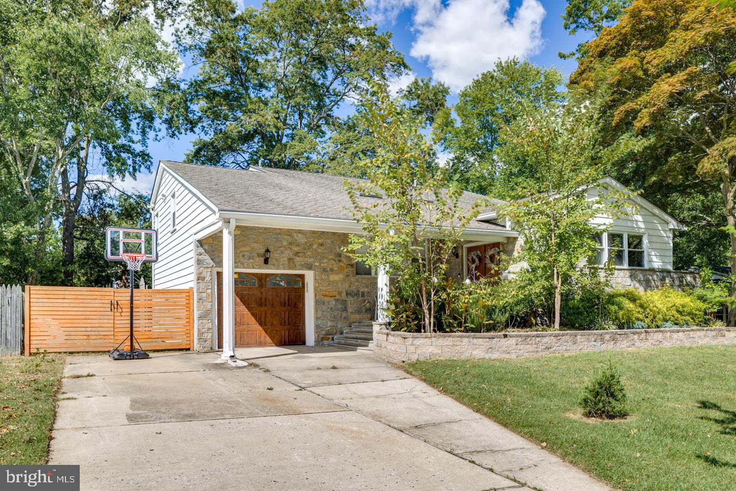421 FIRESIDE LANE