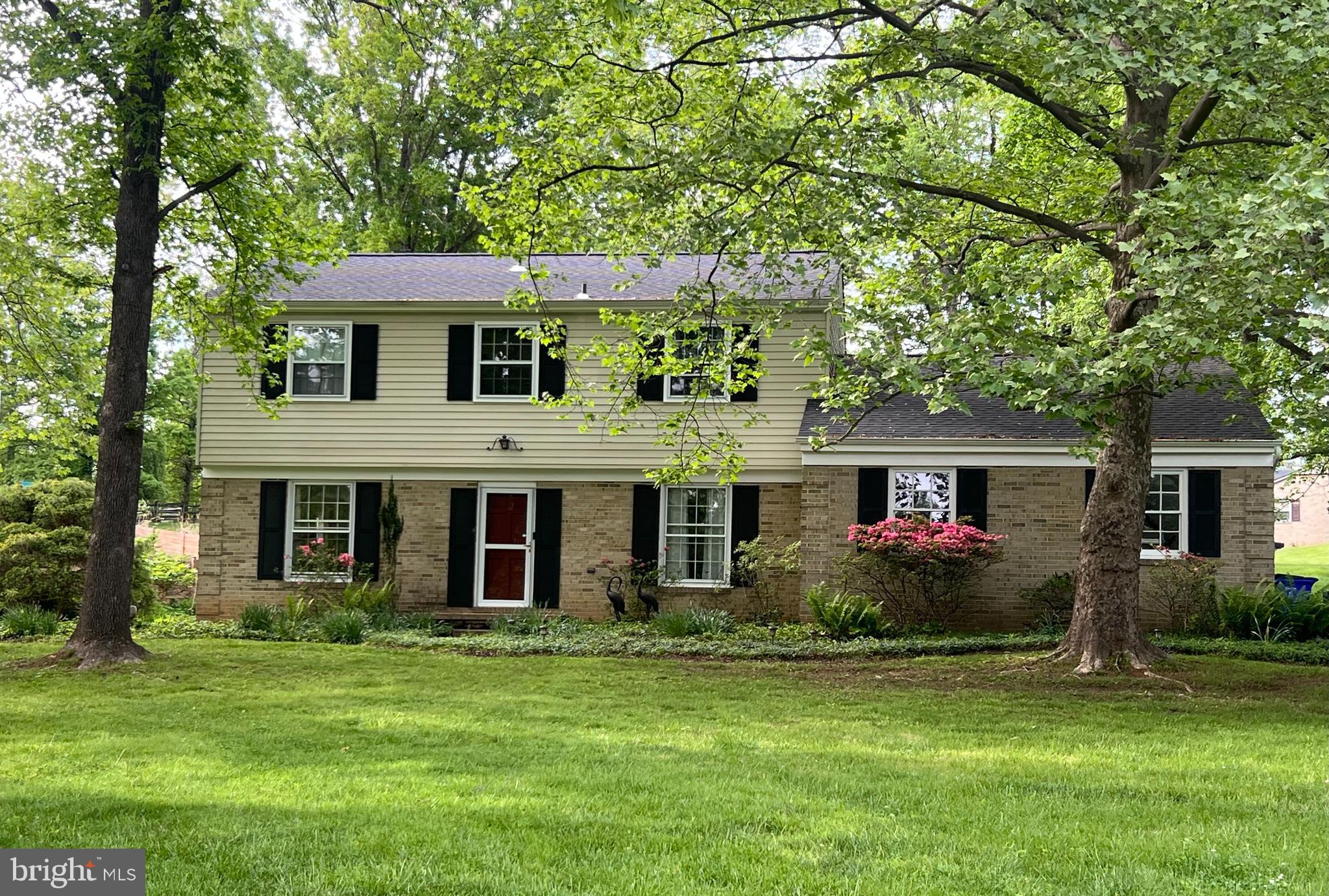 3729 SPRING FALLS COURT