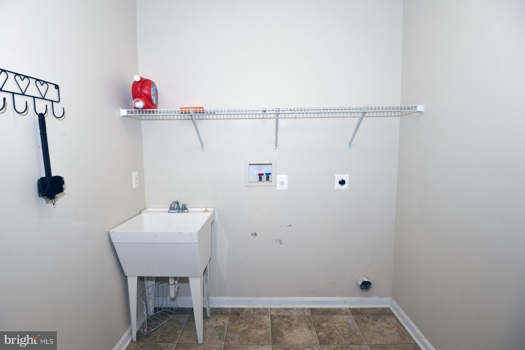 WESTBURY PUB - Residential