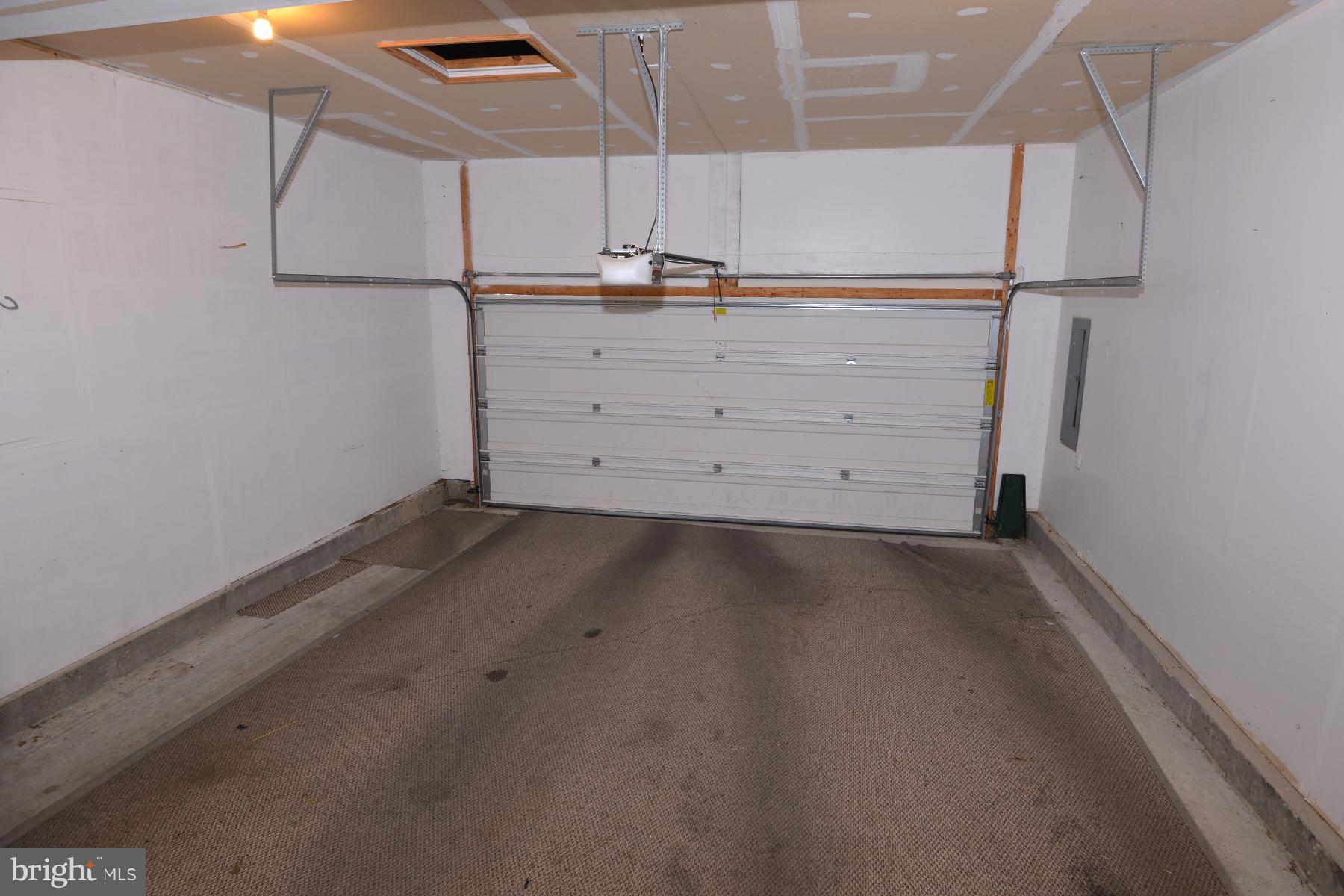 WESTBURY PUB - Residential