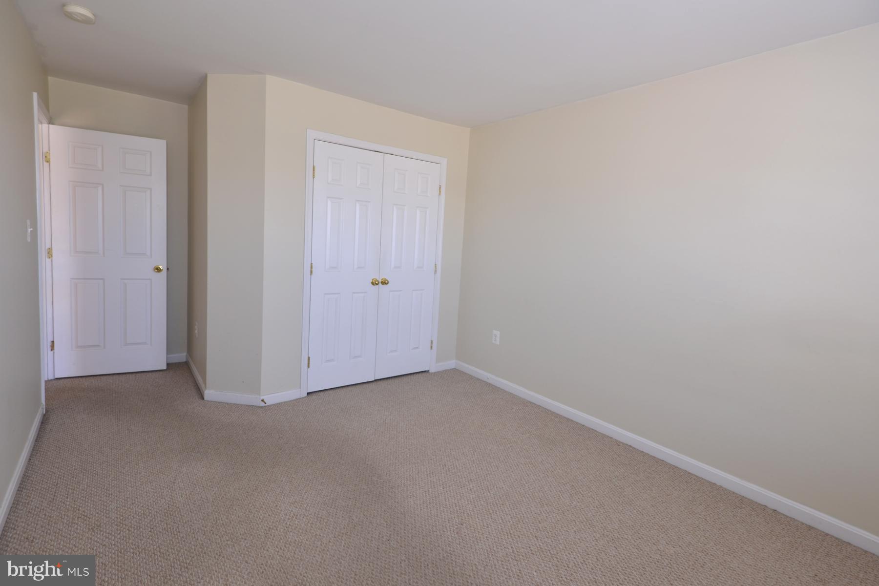 WESTBURY PUB - Residential