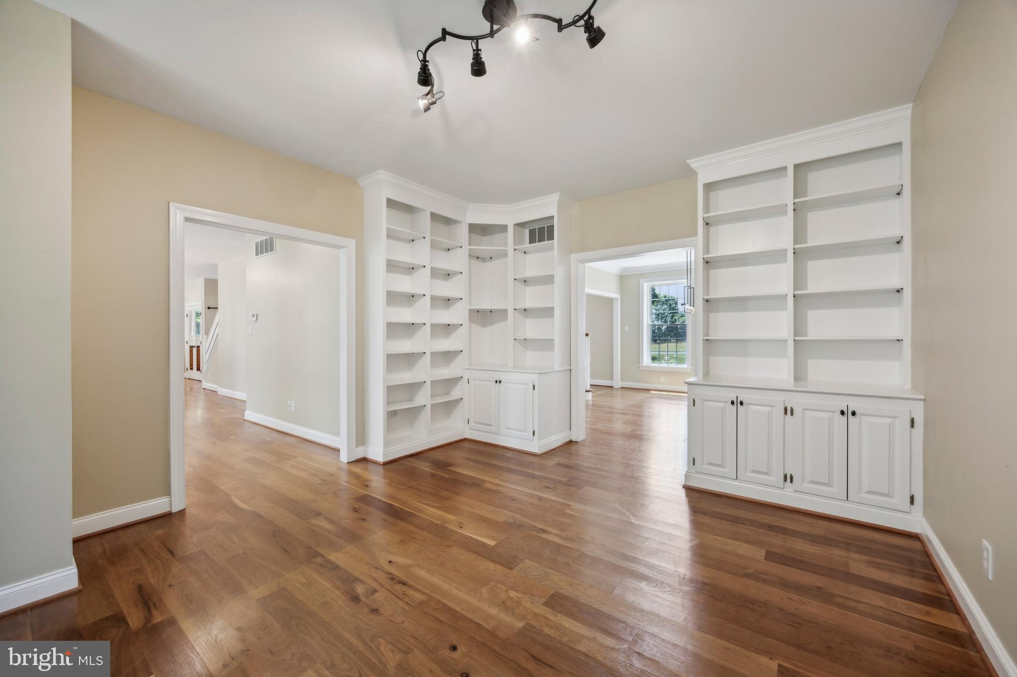 HERITAGE FARMS - Residential