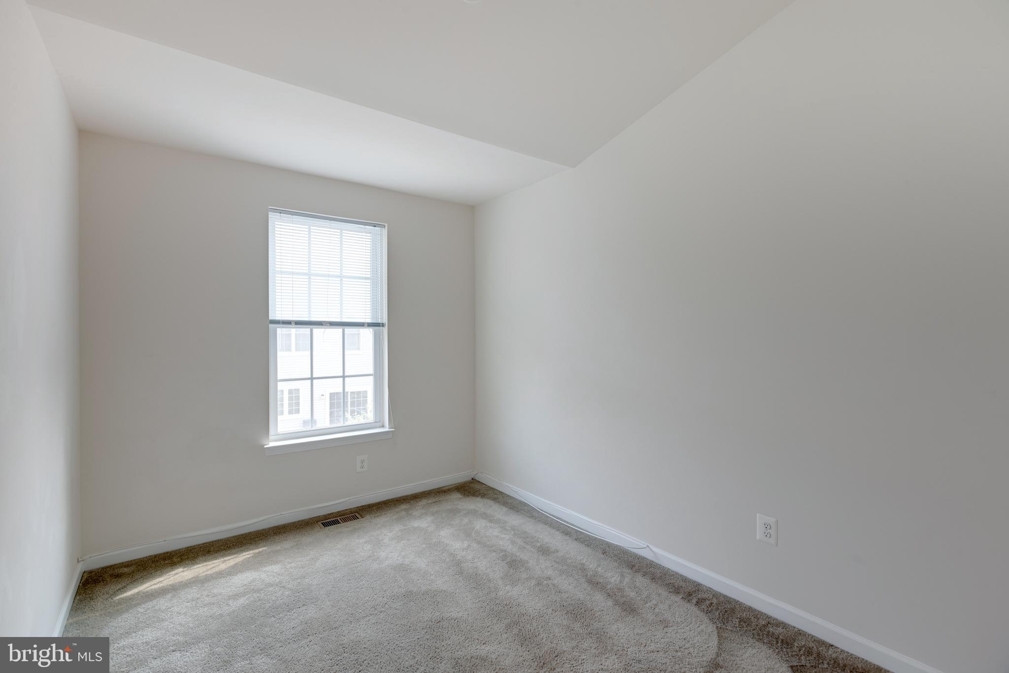 AMBERLEA AT SOUTH RIDING - Residential Lease