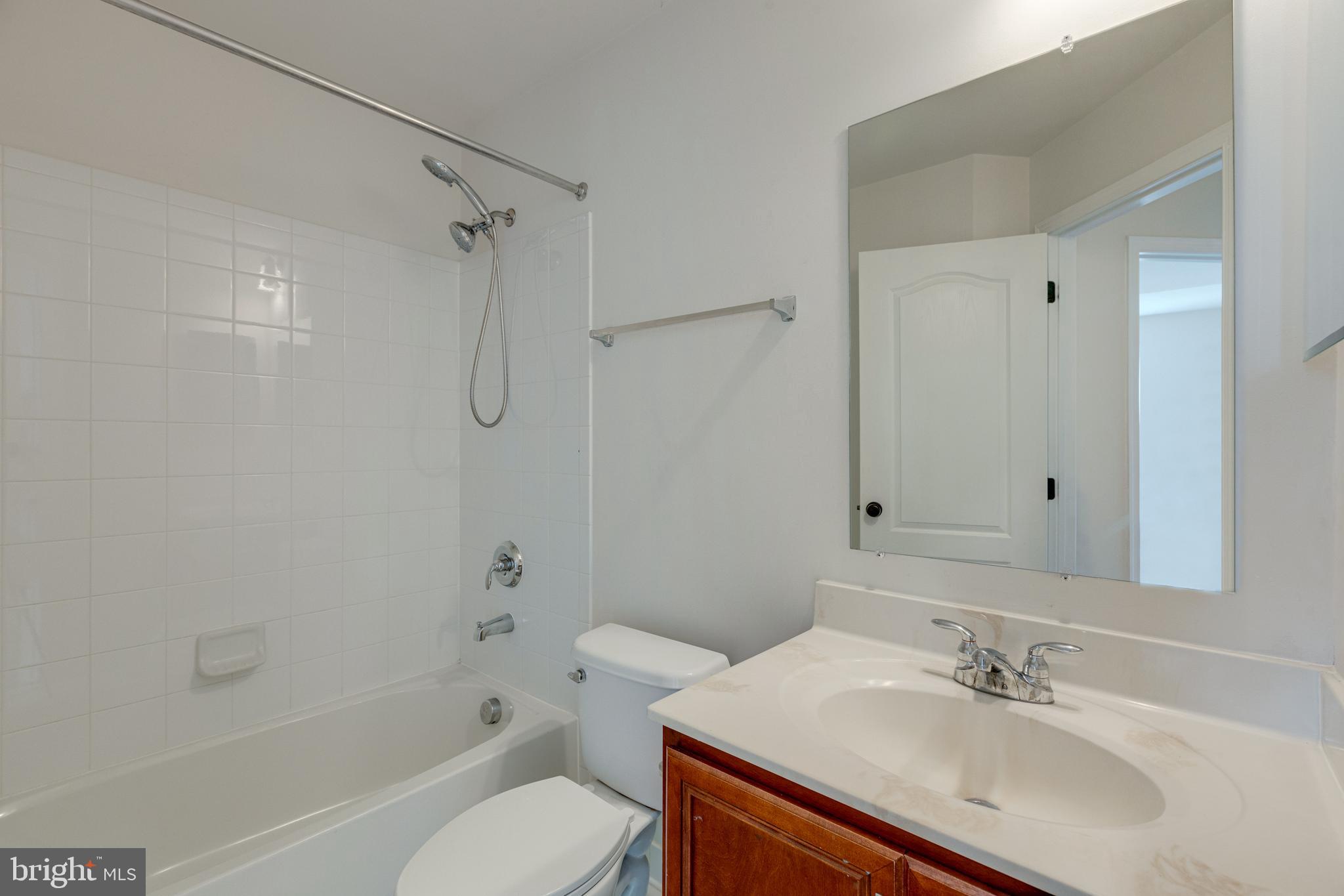 AMBERLEA AT SOUTH RIDING - Residential Lease