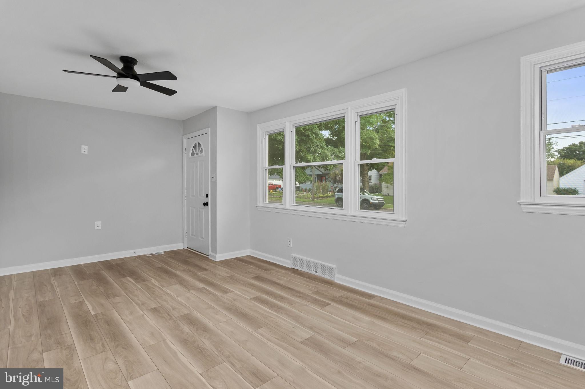 31 FARNSWORTH AVENUE