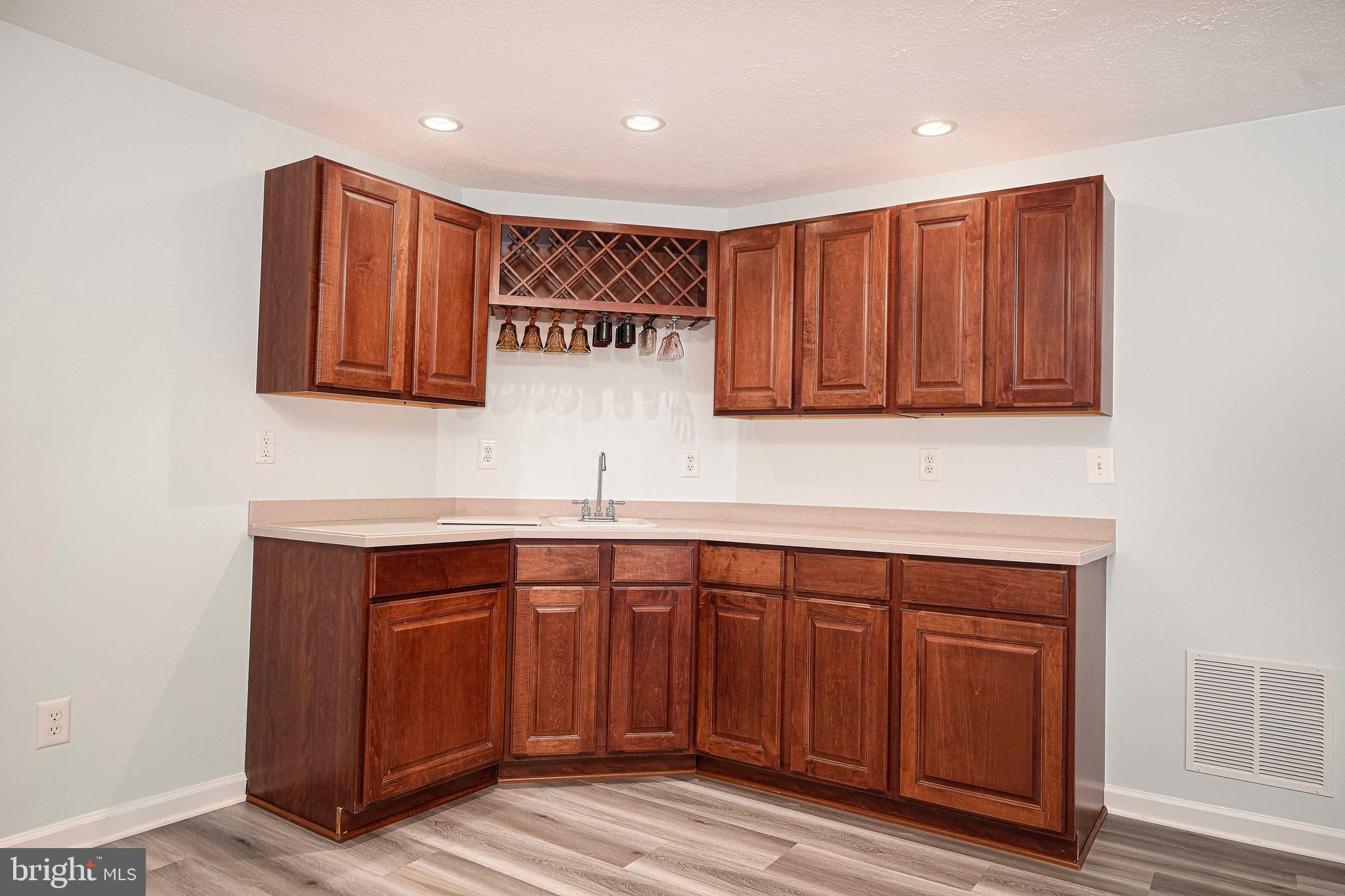 VINEYARD OAK - Residential