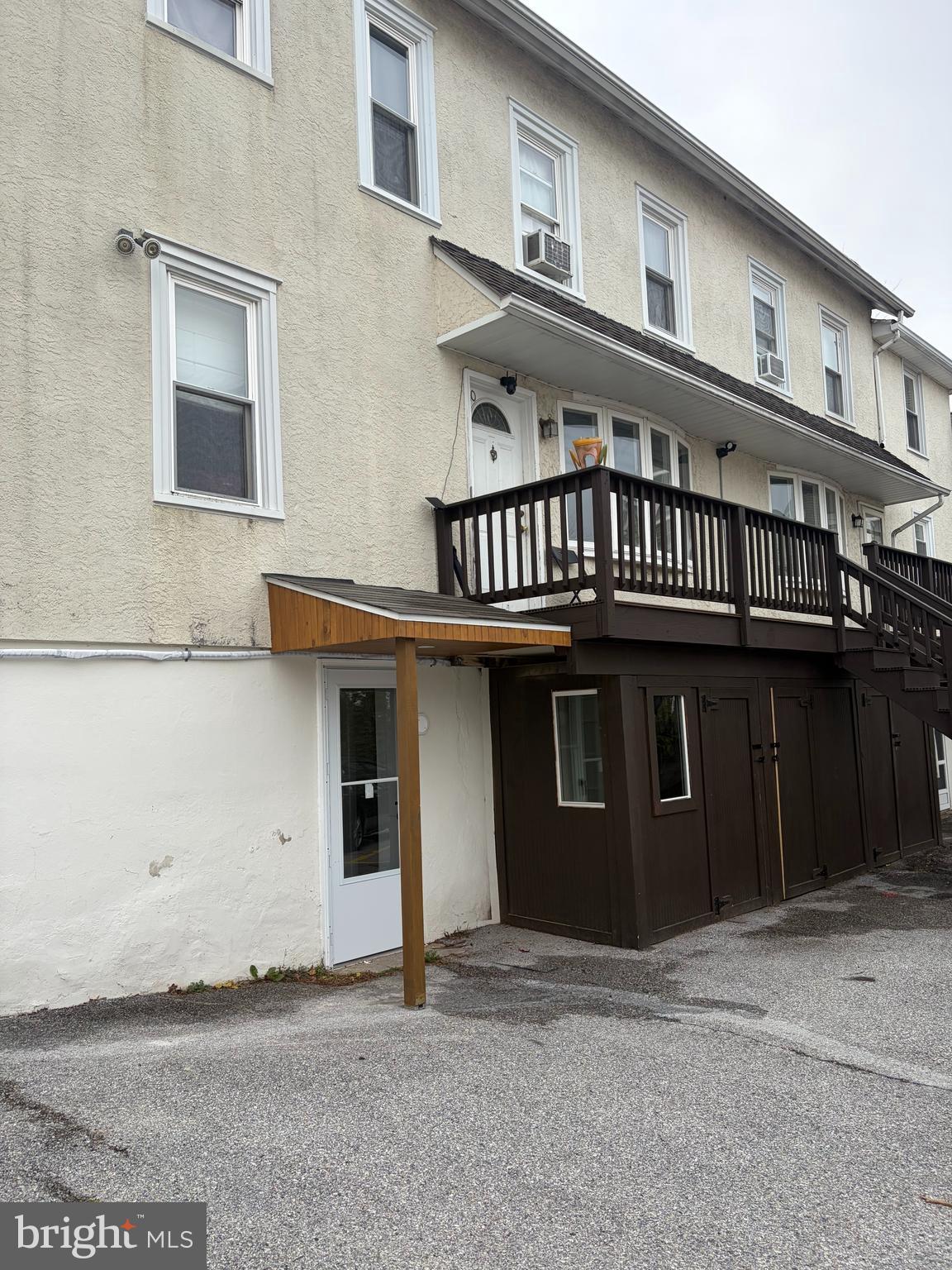 GREYTHORNE WOODS - Residential Lease