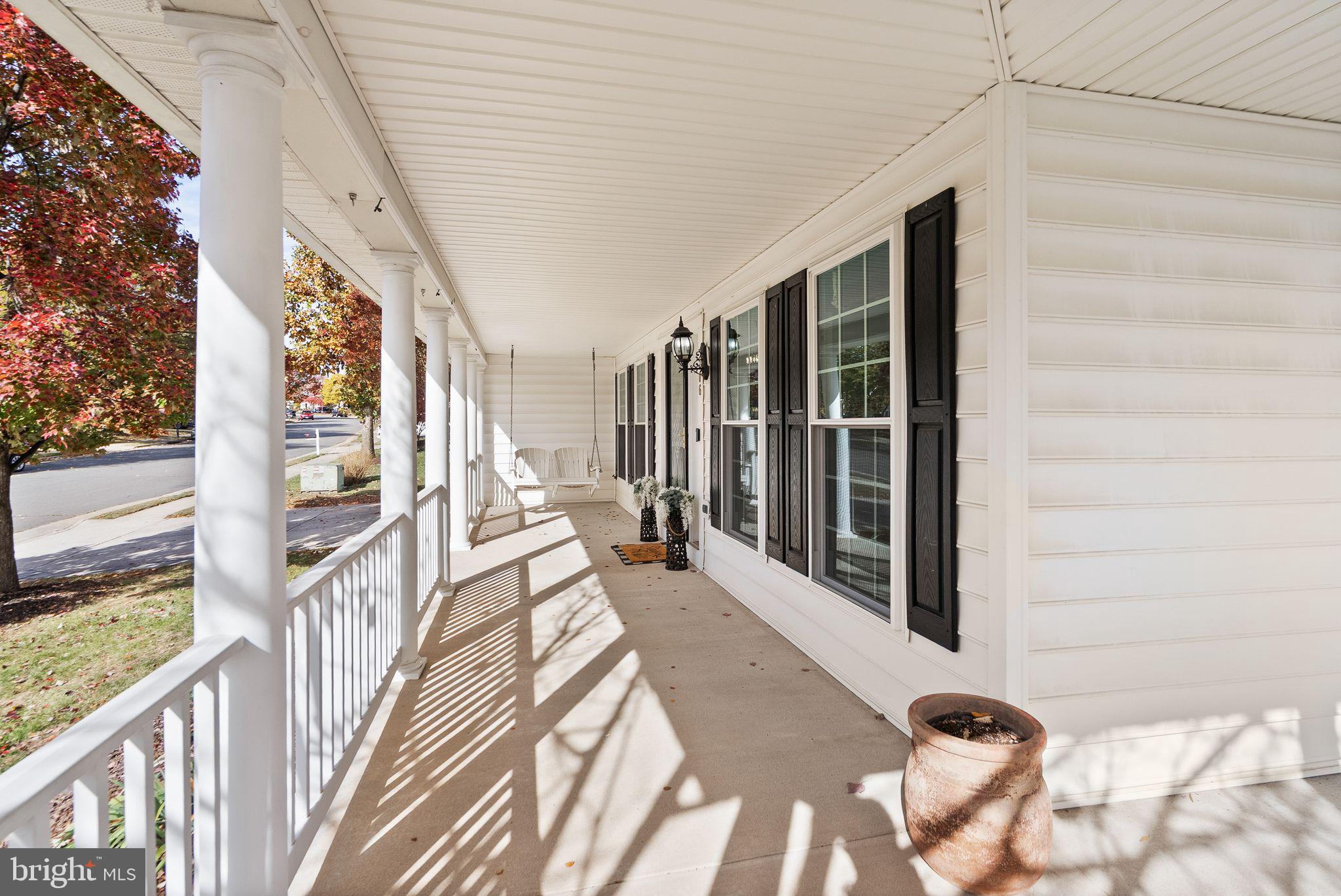 706 INVERMERE DRIVE NE