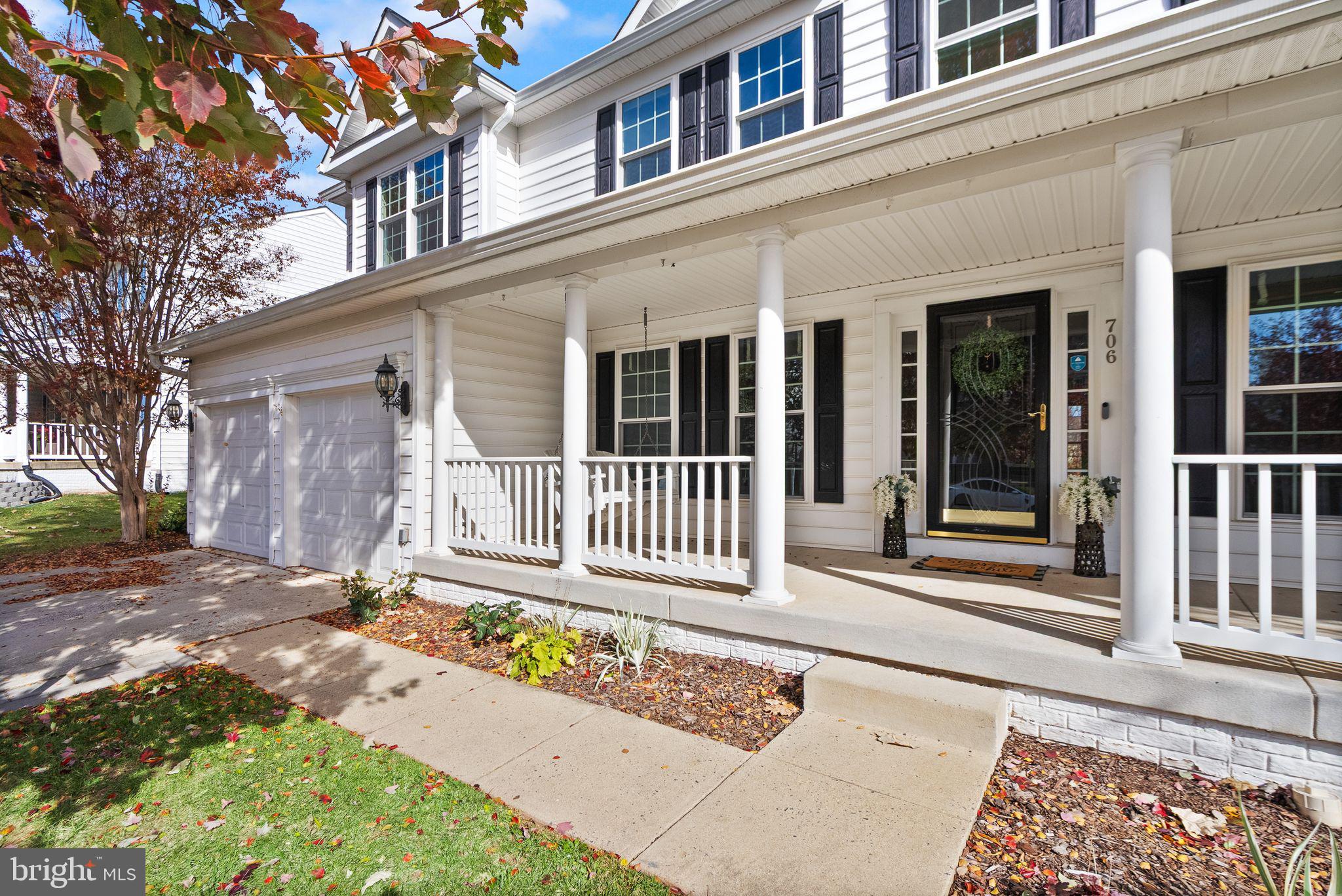 706 INVERMERE DRIVE NE