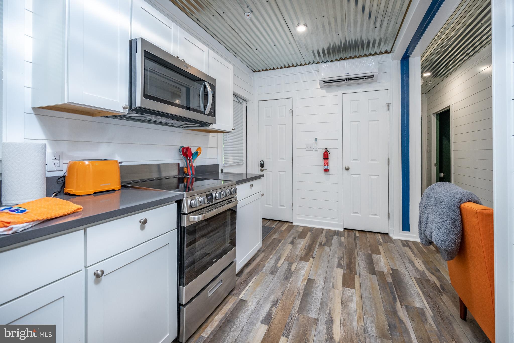 GLENDALE ROAD - Residential